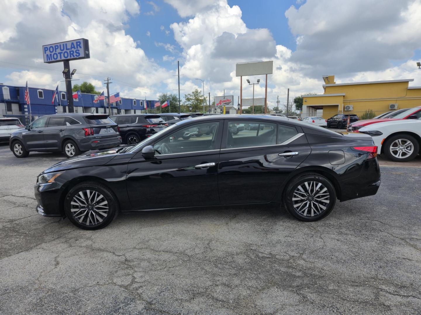 2025 Black /Black Nissan Altima 2.5 SV (1N4BL4DV2SN) with an 2.5L L4 DOHC 16V engine, CVT transmission, located at 1842 Wirt Road, Houston, TX, 77055, (713) 973-3903, 29.805330, -95.484787 - Photo#1