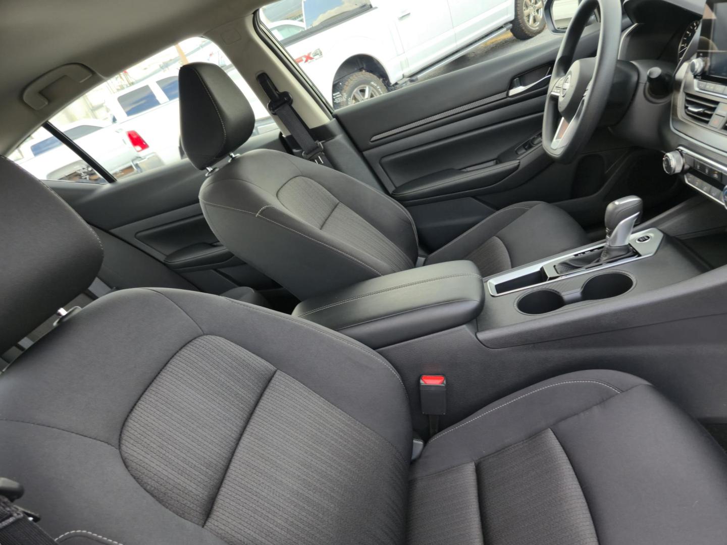 2025 Black /Black Nissan Altima 2.5 SV (1N4BL4DV2SN) with an 2.5L L4 DOHC 16V engine, CVT transmission, located at 1842 Wirt Road, Houston, TX, 77055, (713) 973-3903, 29.805330, -95.484787 - Photo#12