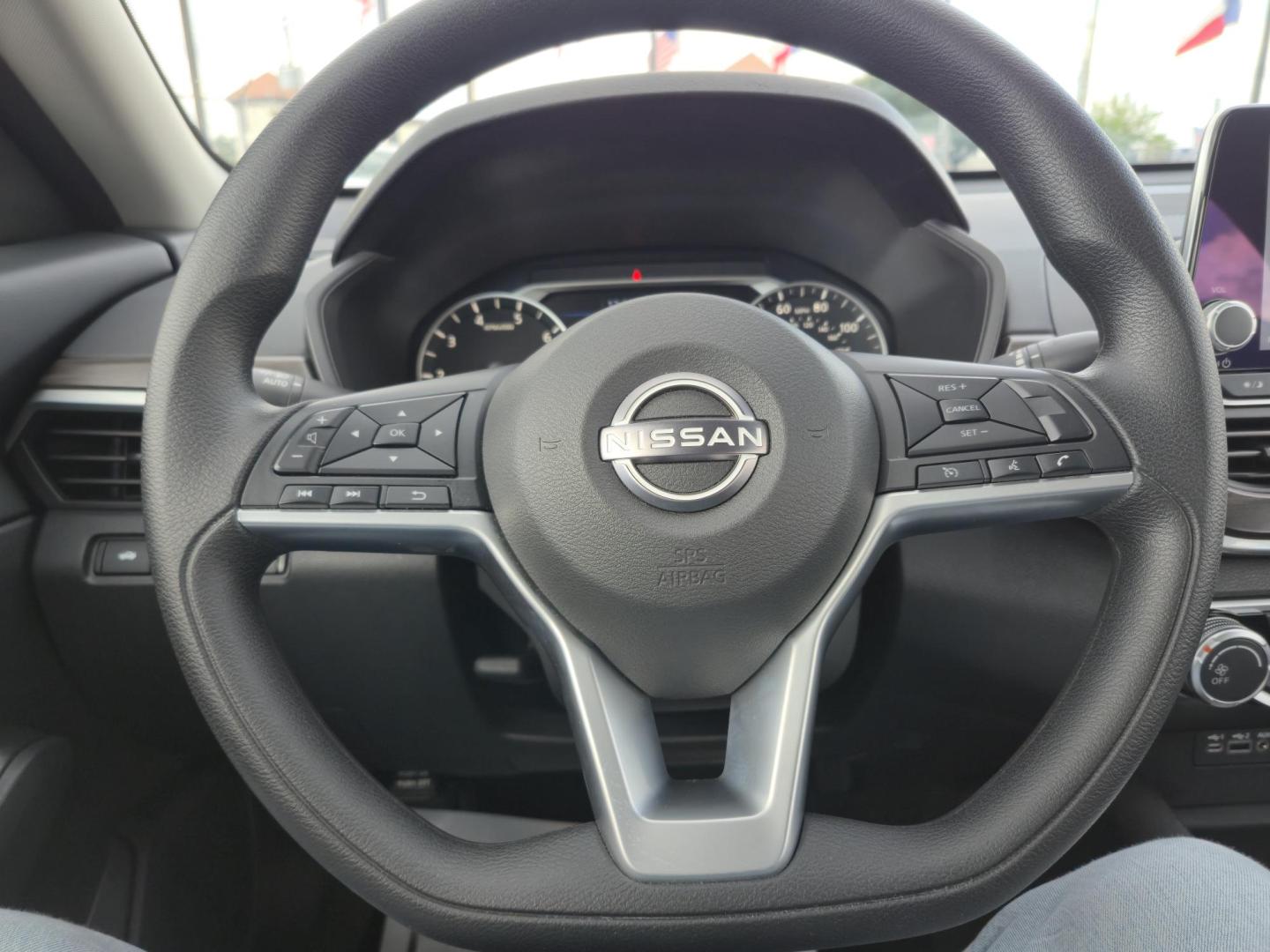 2025 Black /Black Nissan Altima 2.5 SV (1N4BL4DV2SN) with an 2.5L L4 DOHC 16V engine, CVT transmission, located at 1842 Wirt Road, Houston, TX, 77055, (713) 973-3903, 29.805330, -95.484787 - Photo#17