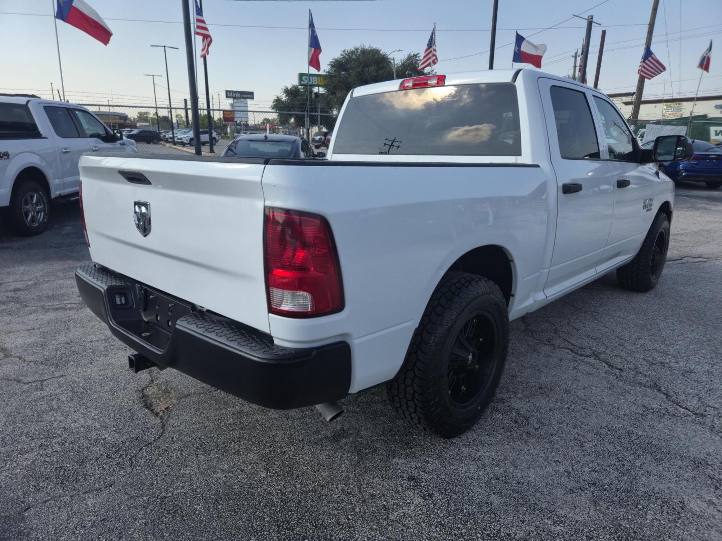 2023 White /Gray RAM 1500 Classic Tradesman Crew Cab SWB 2WD (3C6RR6KG0PG) with an 3.6L V6 DOHC 24V FFV engine, 8A transmission, located at 1842 Wirt Road, Houston, TX, 77055, (713) 973-3903, 29.805330, -95.484787 - Photo#4
