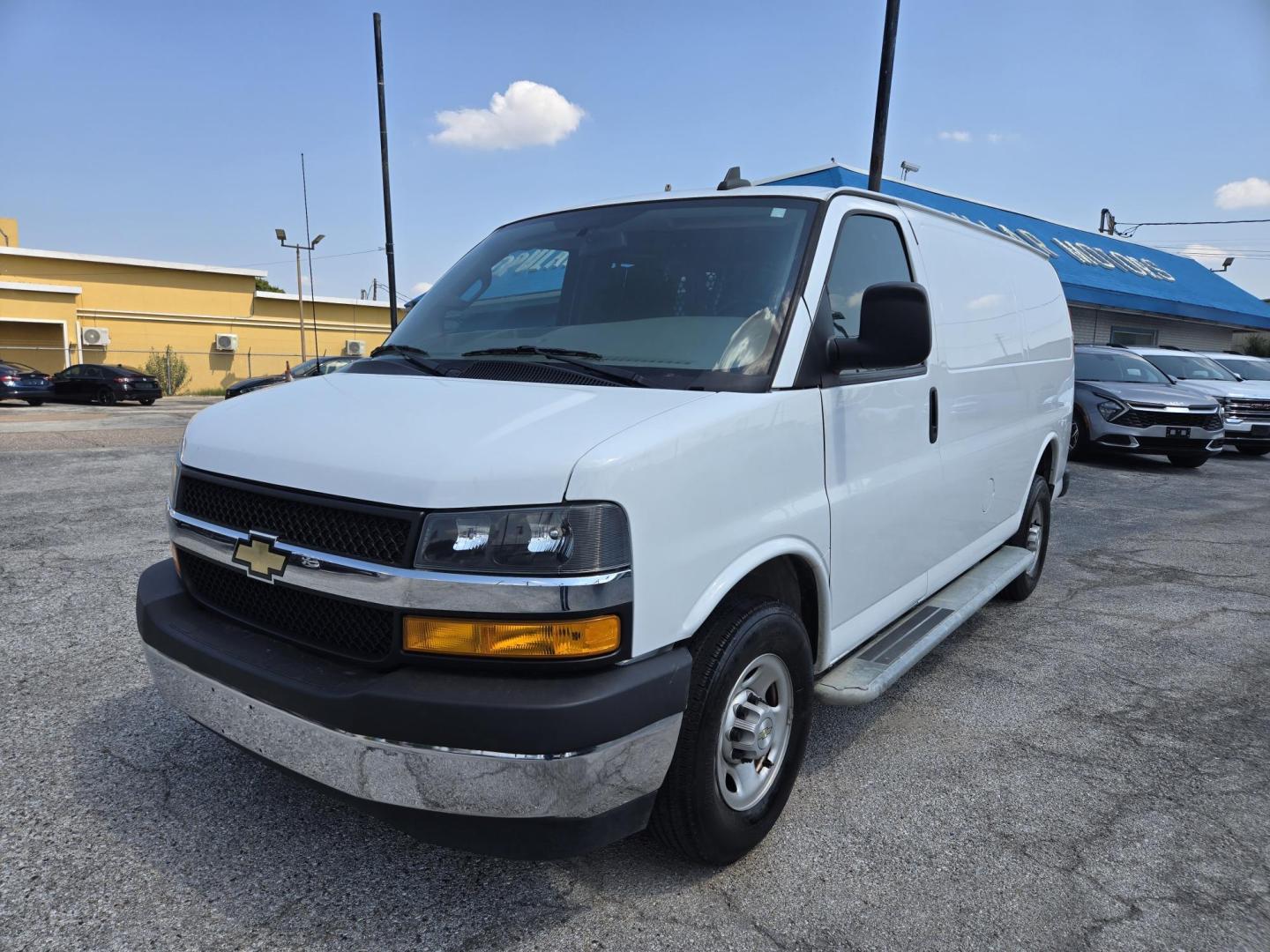 2023 White /Gray Chevrolet Express 2500 Cargo (1GCWGAFP2P1) with an 4.3L V6 engine, 6A transmission, located at 1842 Wirt Road, Houston, TX, 77055, (713) 973-3903, 29.805330, -95.484787 - Photo#0