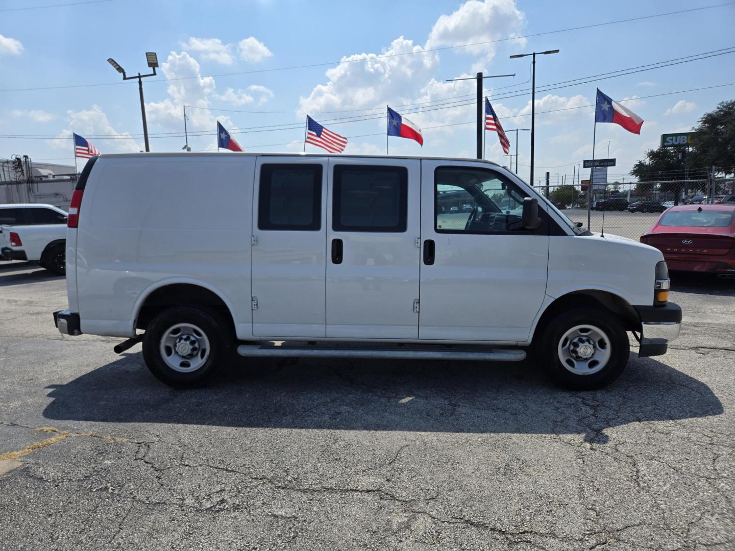 2023 White /Gray Chevrolet Express 2500 Cargo (1GCWGAFP2P1) with an 4.3L V6 engine, 6A transmission, located at 1842 Wirt Road, Houston, TX, 77055, (713) 973-3903, 29.805330, -95.484787 - Photo#5