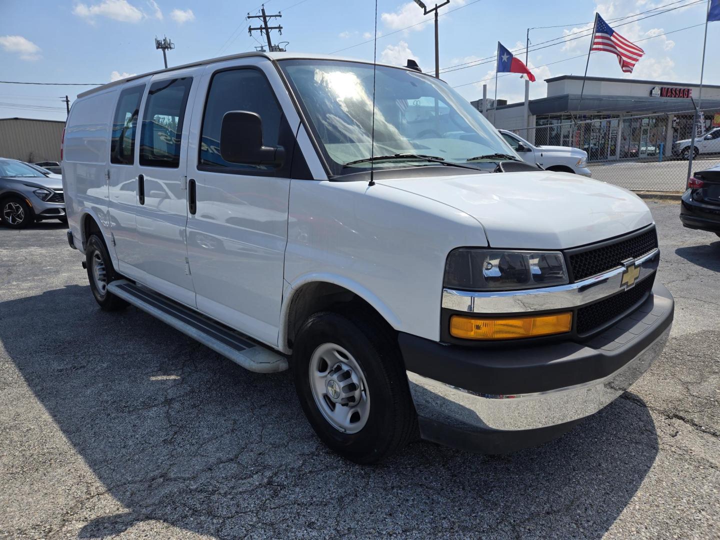2023 White /Gray Chevrolet Express 2500 Cargo (1GCWGAFP2P1) with an 4.3L V6 engine, 6A transmission, located at 1842 Wirt Road, Houston, TX, 77055, (713) 973-3903, 29.805330, -95.484787 - Photo#6