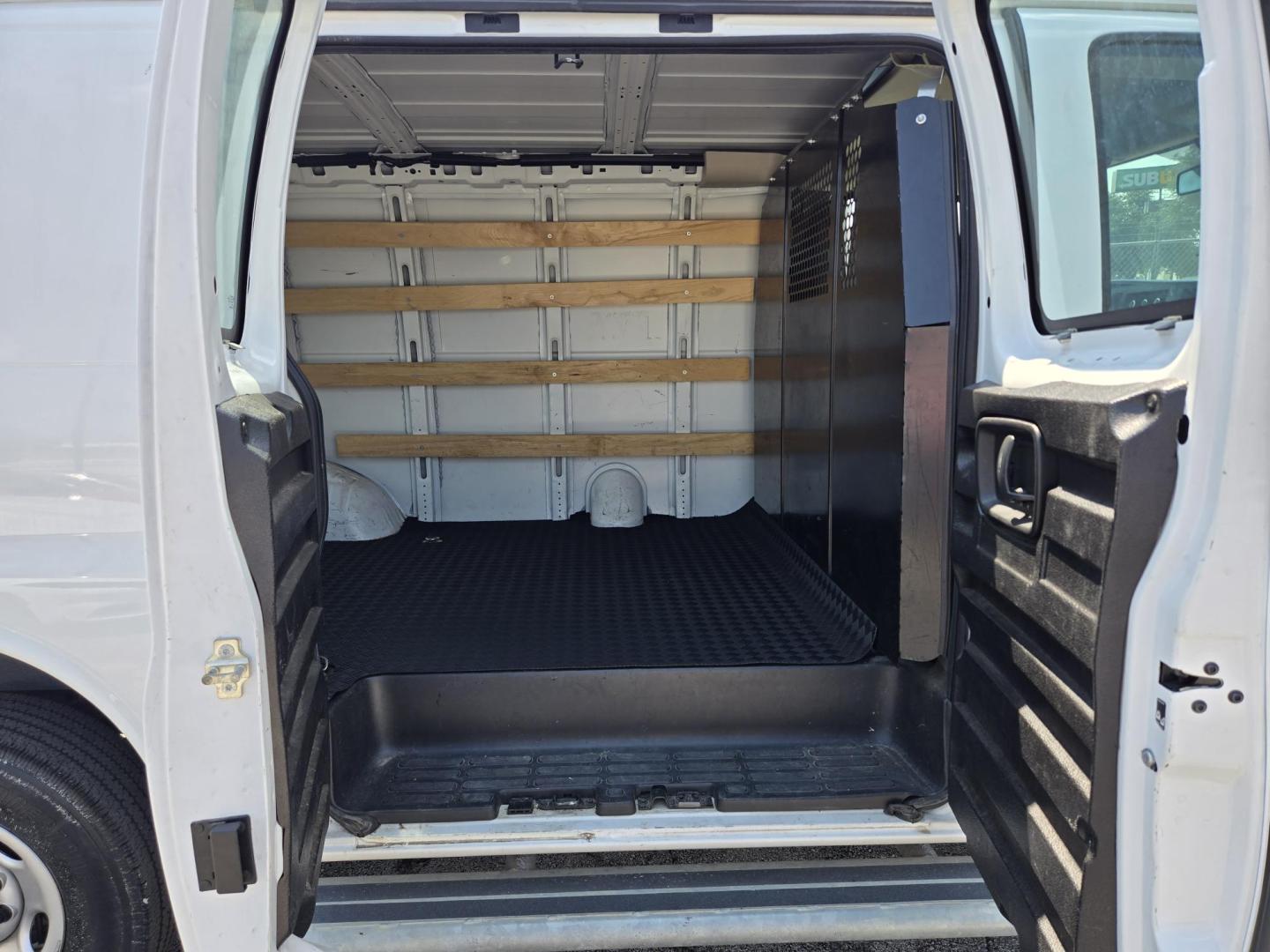 2023 White /Gray Chevrolet Express 2500 Cargo (1GCWGAFP2P1) with an 4.3L V6 engine, 6A transmission, located at 1842 Wirt Road, Houston, TX, 77055, (713) 973-3903, 29.805330, -95.484787 - Photo#13