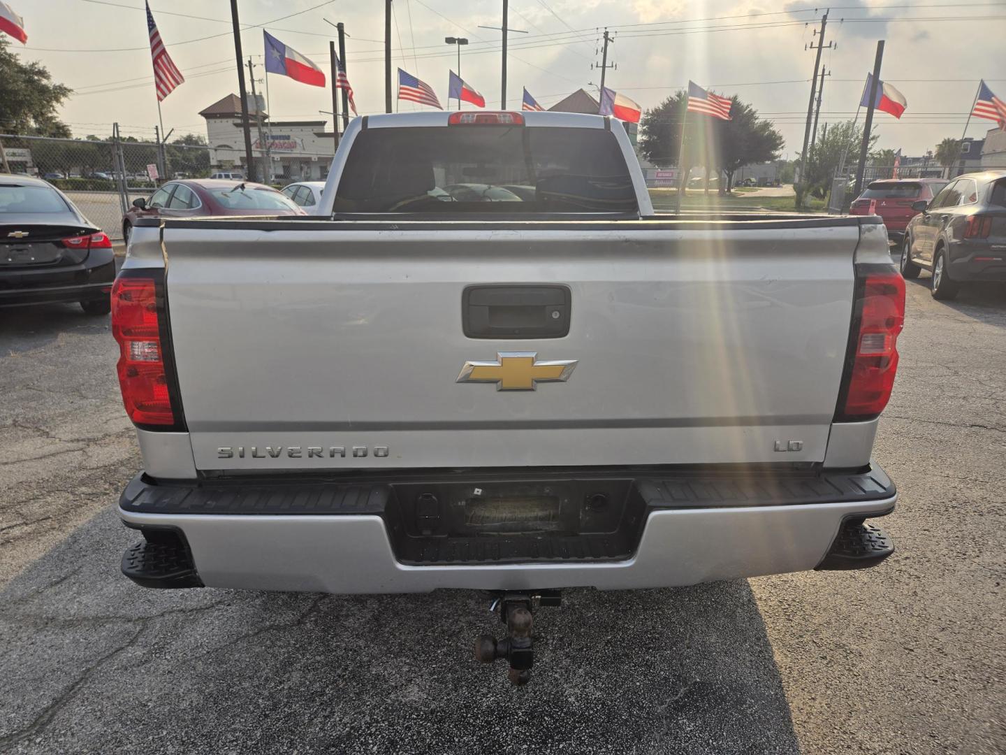 2019 Silver /Gray Chevrolet Silverado 1500 Work Truck Double Cab 4WD (2GCVKNECXK1) with an 5.3L V8 OHV 16V engine, 6A transmission, located at 1842 Wirt Road, Houston, TX, 77055, (713) 973-3903, 29.805330, -95.484787 - Photo#3