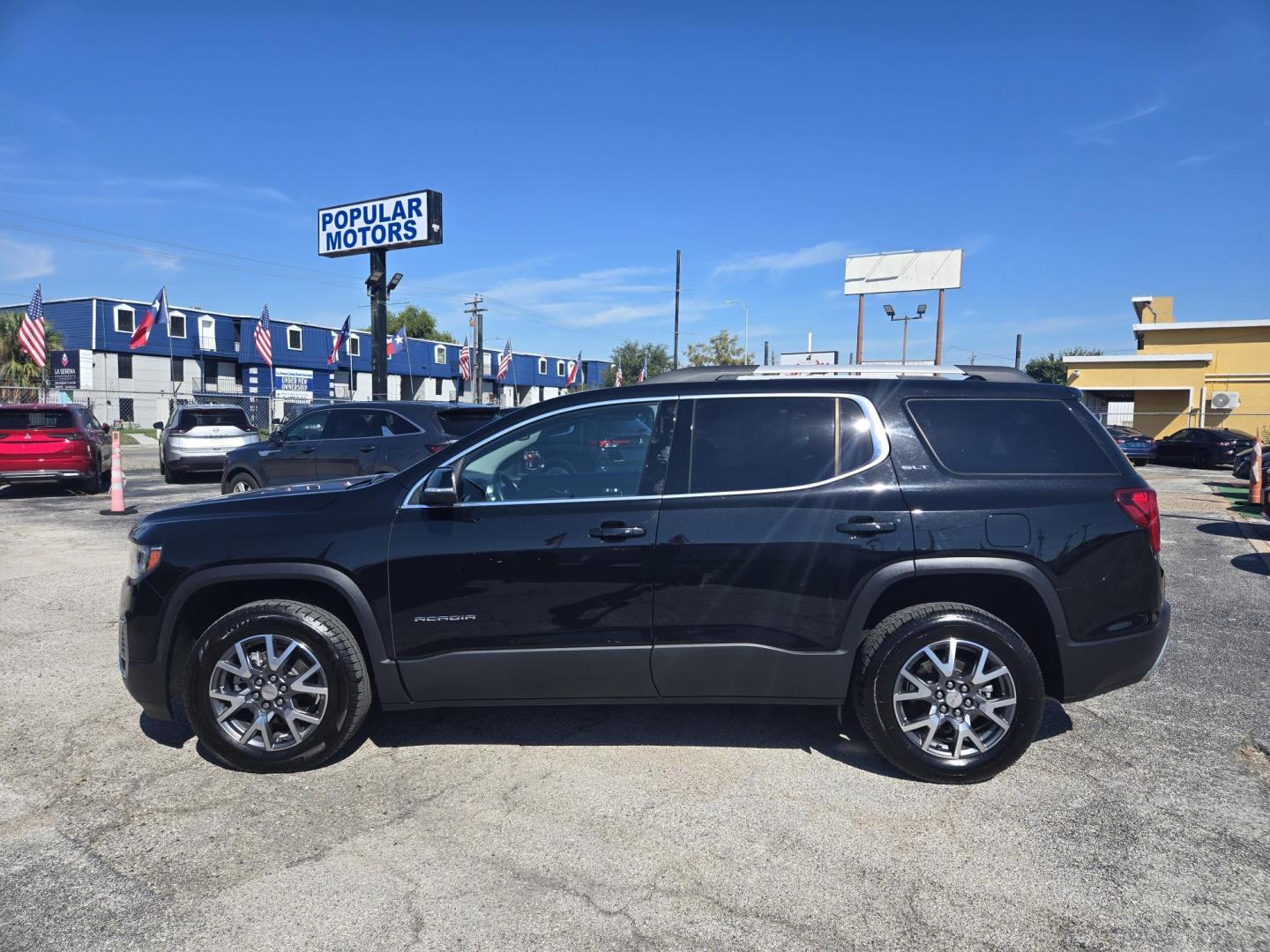 2023 Black /Black GMC Acadia SLT (1GKKNML49PZ) with an 2.0L L4 DOHC 16V TURBO engine, 9A transmission, located at 1842 Wirt Road, Houston, TX, 77055, (713) 973-3903, 29.805330, -95.484787 - Photo#1