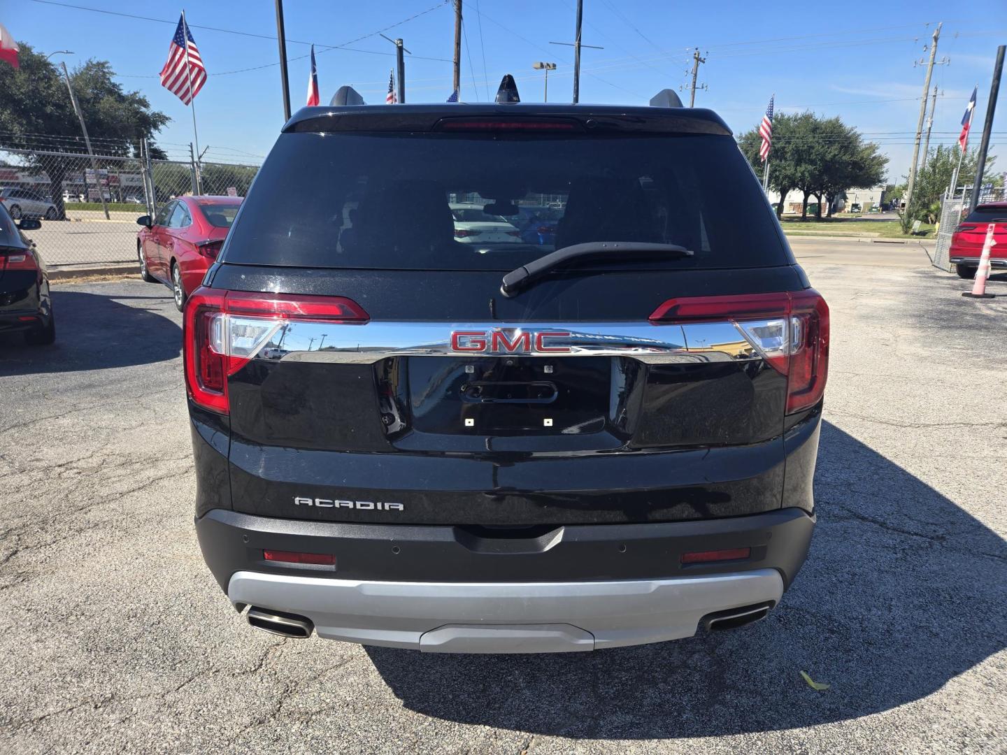2023 Black /Black GMC Acadia SLT (1GKKNML49PZ) with an 2.0L L4 DOHC 16V TURBO engine, 9A transmission, located at 1842 Wirt Road, Houston, TX, 77055, (713) 973-3903, 29.805330, -95.484787 - Photo#3