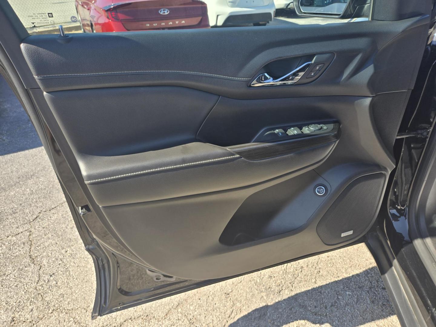 2023 Black /Black GMC Acadia SLT (1GKKNML49PZ) with an 2.0L L4 DOHC 16V TURBO engine, 9A transmission, located at 1842 Wirt Road, Houston, TX, 77055, (713) 973-3903, 29.805330, -95.484787 - Photo#9