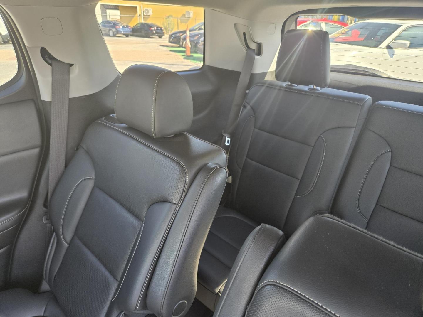 2023 Black /Black GMC Acadia SLT (1GKKNML49PZ) with an 2.0L L4 DOHC 16V TURBO engine, 9A transmission, located at 1842 Wirt Road, Houston, TX, 77055, (713) 973-3903, 29.805330, -95.484787 - Photo#11