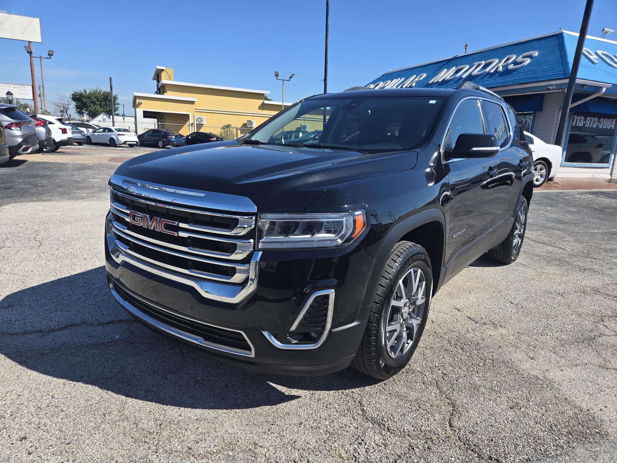 photo of 2023 GMC Acadia SLT