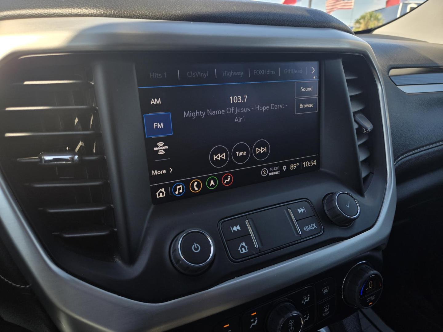 2023 Black /Black GMC Acadia SLT (1GKKNML49PZ) with an 2.0L L4 DOHC 16V TURBO engine, 9A transmission, located at 1842 Wirt Road, Houston, TX, 77055, (713) 973-3903, 29.805330, -95.484787 - Photo#21