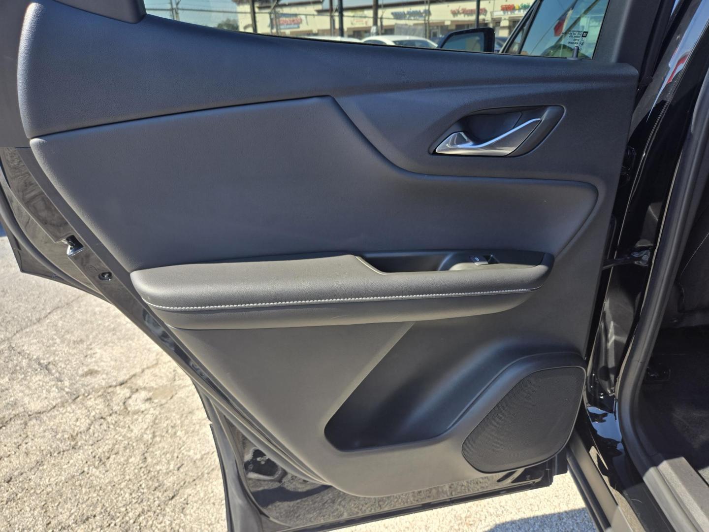 2025 Black /Black Chevrolet Blazer 2LT (3GNKBCR4XSS) with an 2.0L L4 DOHC 16 TURBO engine, 9A transmission, located at 1842 Wirt Road, Houston, TX, 77055, (713) 973-3903, 29.805330, -95.484787 - Photo#11