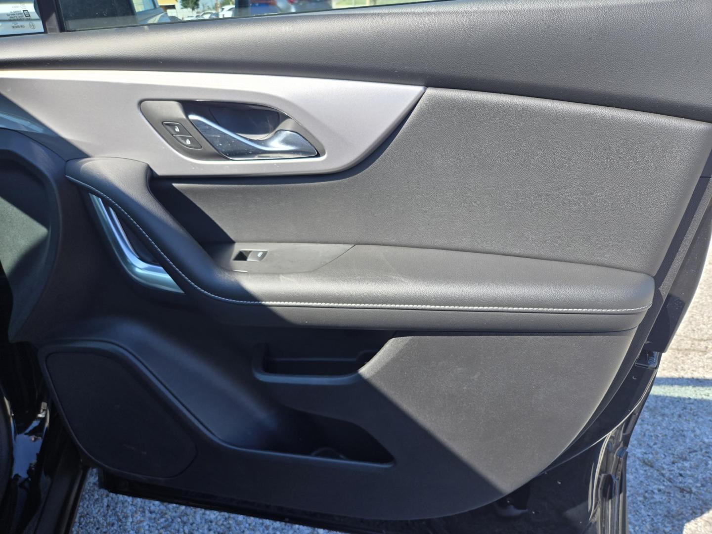 2025 Black /Black Chevrolet Blazer 2LT (3GNKBCR4XSS) with an 2.0L L4 DOHC 16 TURBO engine, 9A transmission, located at 1842 Wirt Road, Houston, TX, 77055, (713) 973-3903, 29.805330, -95.484787 - Photo#13