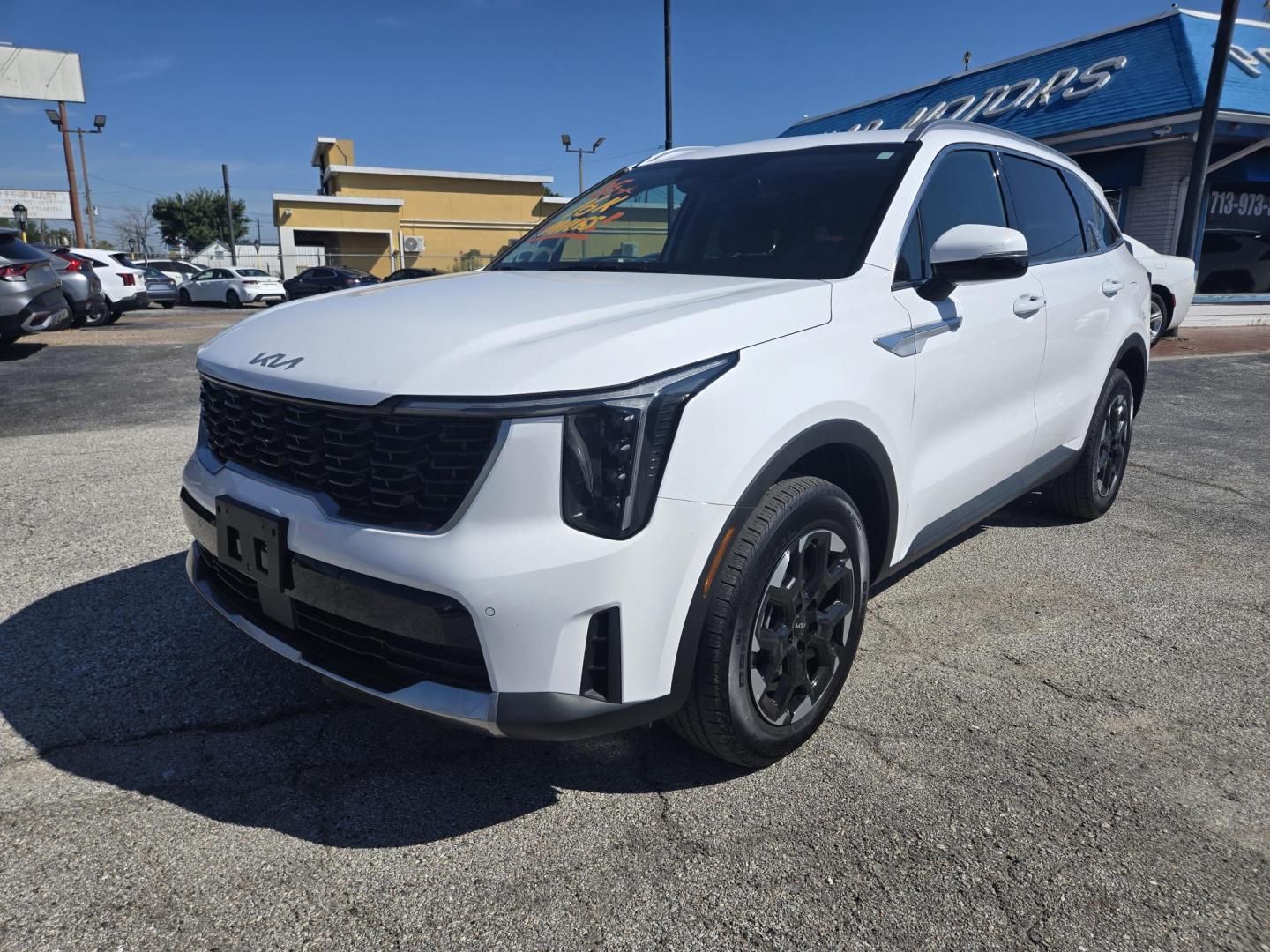 2024 White /Black Kia Sorento S AWD (5XYRLDJC0RG) with an 2.5L L4 DOHC 16V engine, 6A transmission, located at 1842 Wirt Road, Houston, TX, 77055, (713) 973-3903, 29.805330, -95.484787 - Photo#0