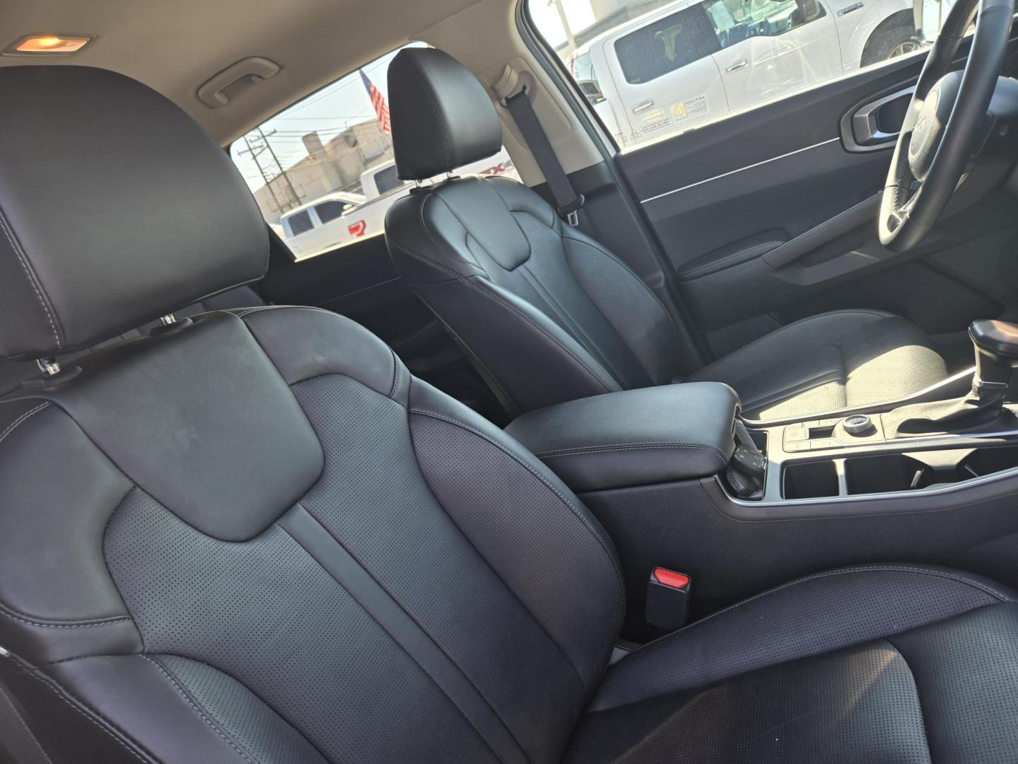 2024 White /Black Kia Sorento S AWD (5XYRLDJC0RG) with an 2.5L L4 DOHC 16V engine, 6A transmission, located at 1842 Wirt Road, Houston, TX, 77055, (713) 973-3903, 29.805330, -95.484787 - Photo#12