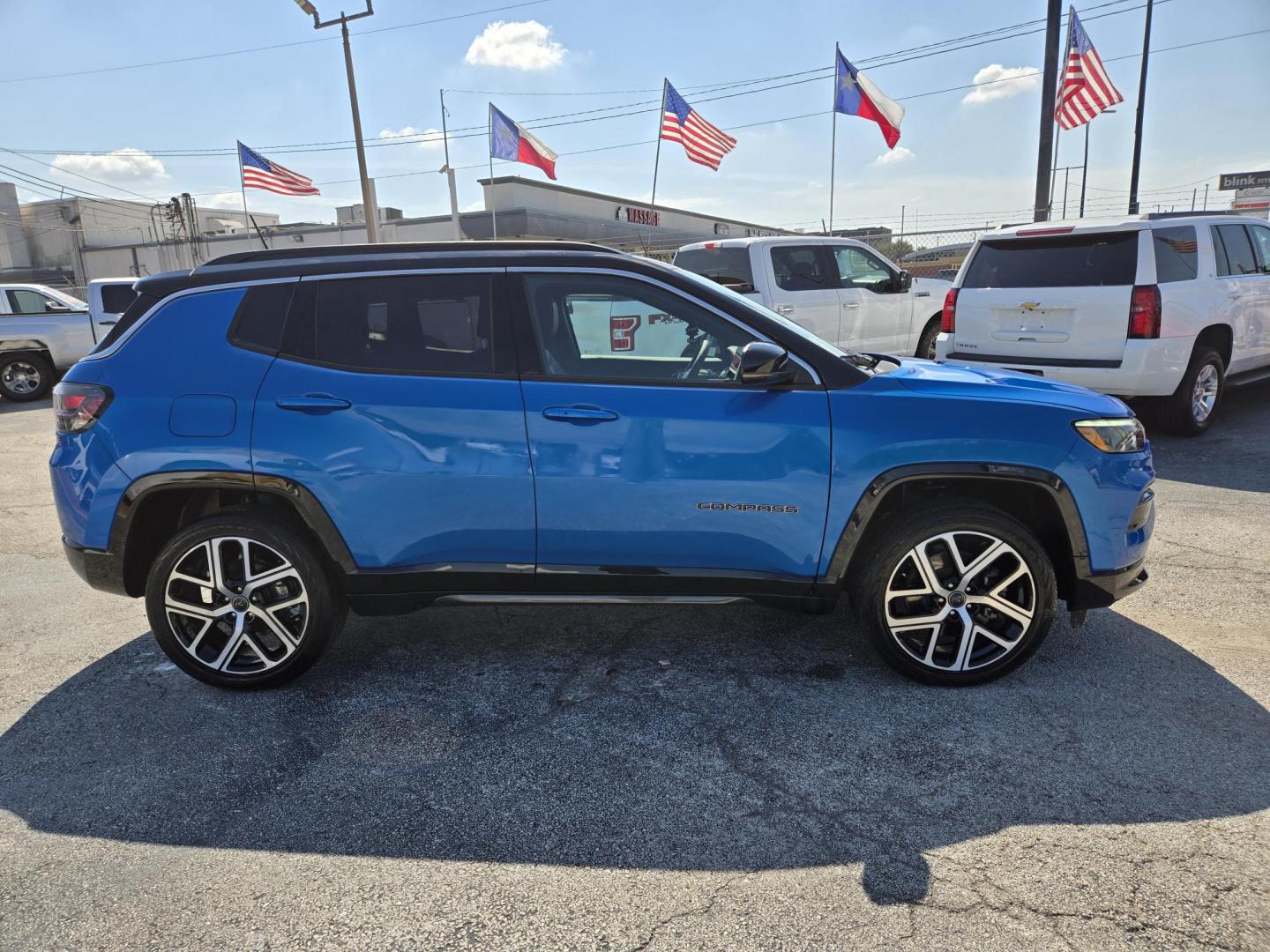 2025 BLUE /Black Jeep Compass Limited (3C4NJDCN6ST) with an 2.0L L4 DOHC 16V TURBO engine, CVT transmission, located at 1842 Wirt Road, Houston, TX, 77055, (713) 973-3903, 29.805330, -95.484787 - Photo#5