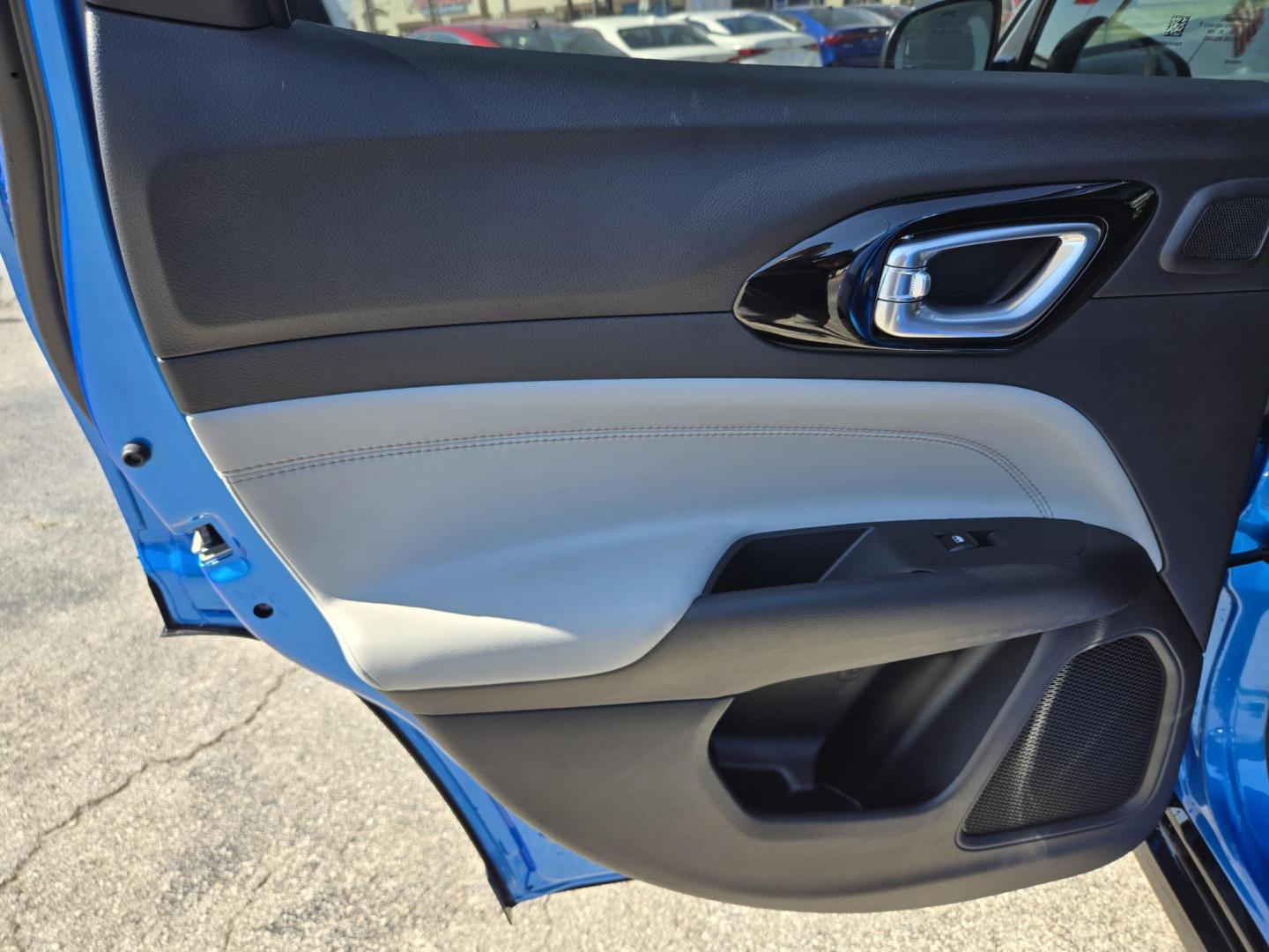 2025 BLUE /Black Jeep Compass Limited (3C4NJDCN6ST) with an 2.0L L4 DOHC 16V TURBO engine, CVT transmission, located at 1842 Wirt Road, Houston, TX, 77055, (713) 973-3903, 29.805330, -95.484787 - Photo#11