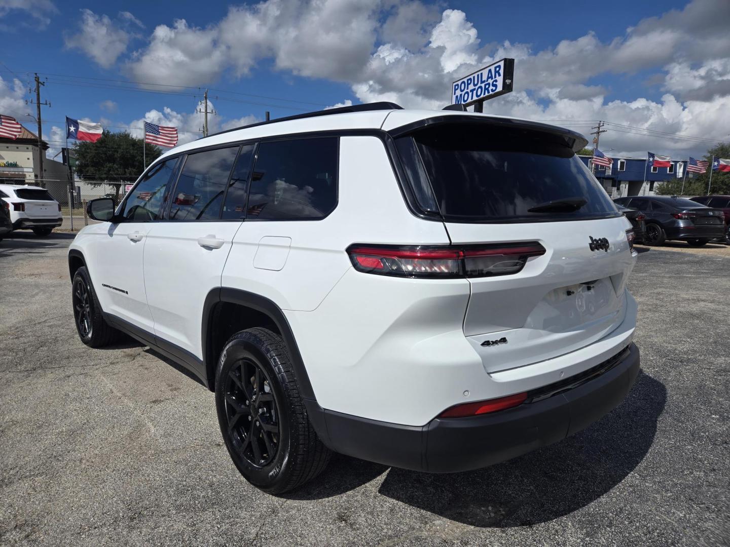 2024 White /Black Jeep Grand Cherokee L Laredo 4WD (1C4RJKAG2R8) with an 3.6L V6 DOHC 24V engine, 8A transmission, located at 1842 Wirt Road, Houston, TX, 77055, (713) 973-3903, 29.805330, -95.484787 - Photo#2