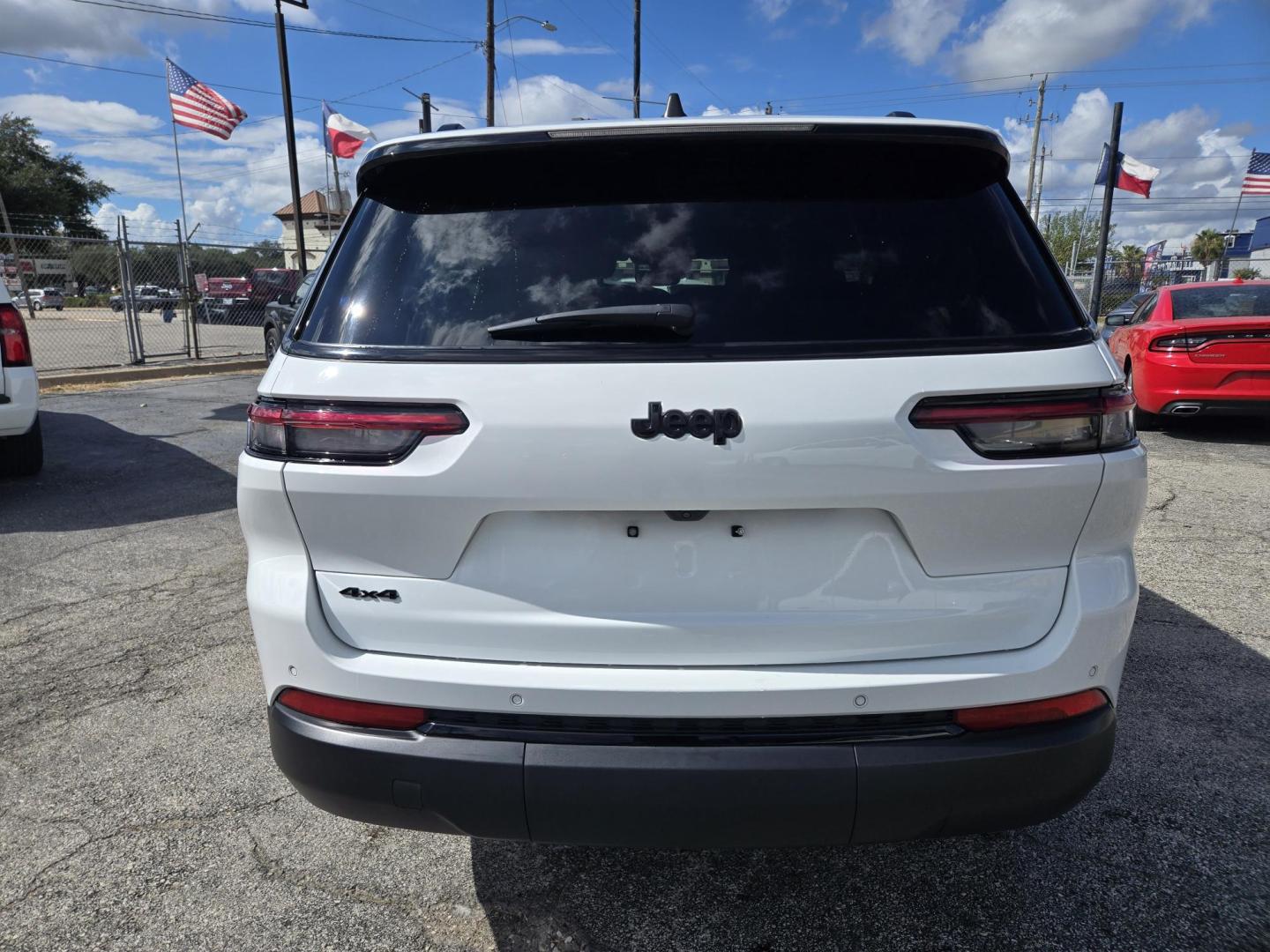 2024 White /Black Jeep Grand Cherokee L Laredo 4WD (1C4RJKAG2R8) with an 3.6L V6 DOHC 24V engine, 8A transmission, located at 1842 Wirt Road, Houston, TX, 77055, (713) 973-3903, 29.805330, -95.484787 - Photo#3