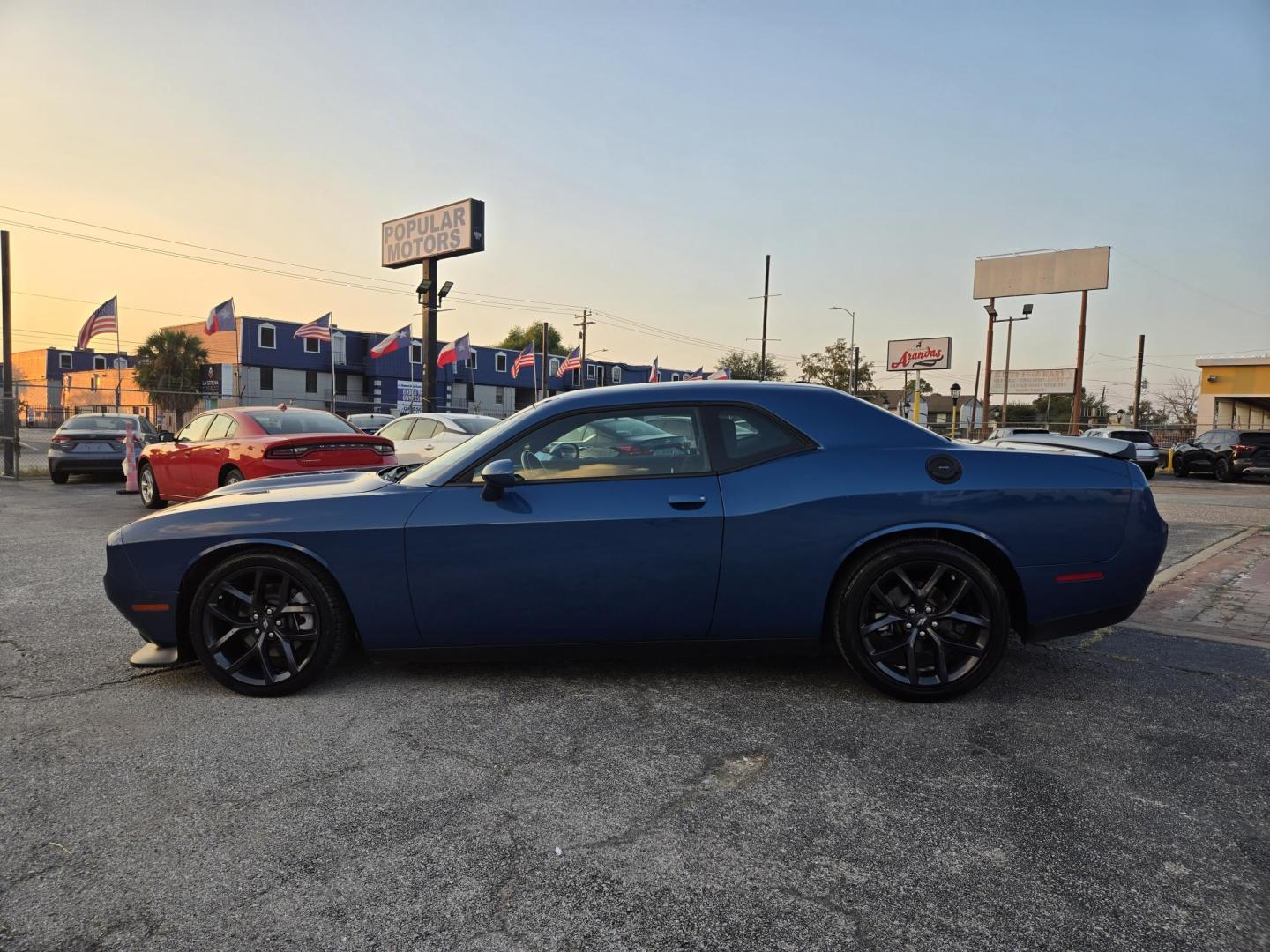 2022 BLUE /Black Dodge Challenger GT (2C3CDZJG6NH) with an 3.6L V6 DOHC 24V engine, 8A transmission, located at 1842 Wirt Road, Houston, TX, 77055, (713) 973-3903, 29.805330, -95.484787 - Photo#1