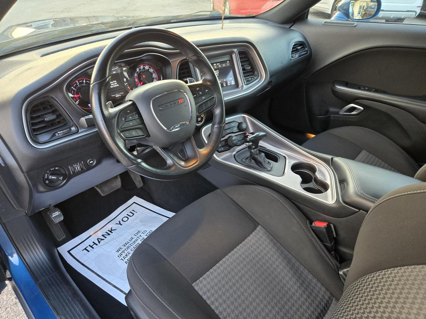 2022 BLUE /Black Dodge Challenger GT (2C3CDZJG6NH) with an 3.6L V6 DOHC 24V engine, 8A transmission, located at 1842 Wirt Road, Houston, TX, 77055, (713) 973-3903, 29.805330, -95.484787 - Photo#8