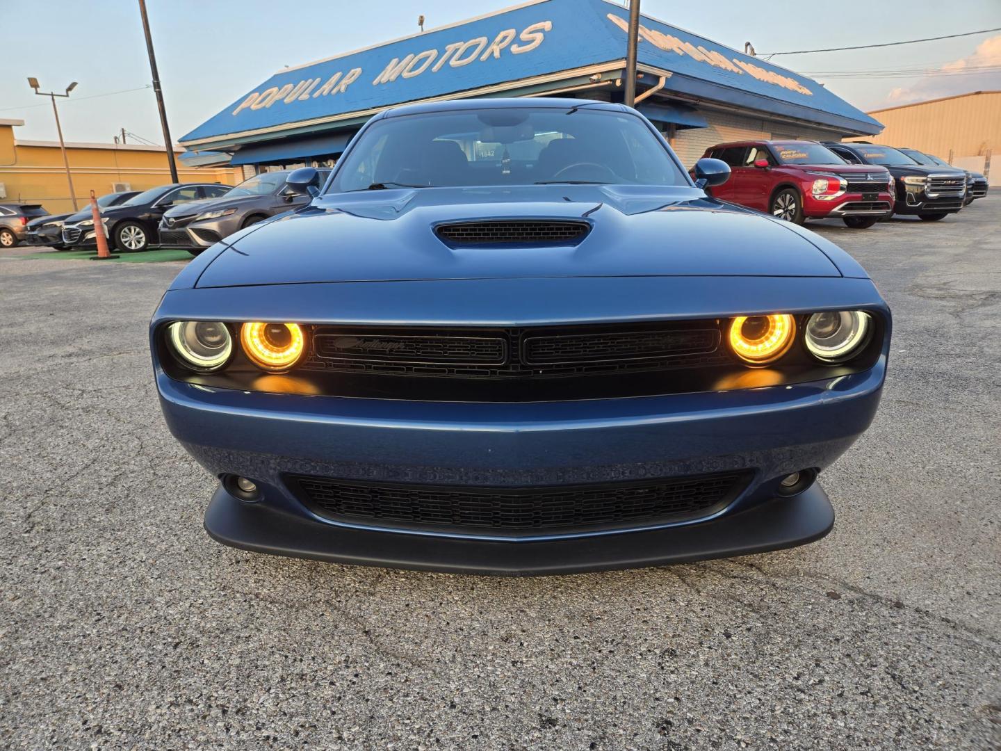 2022 BLUE /Black Dodge Challenger GT (2C3CDZJG6NH) with an 3.6L V6 DOHC 24V engine, 8A transmission, located at 1842 Wirt Road, Houston, TX, 77055, (713) 973-3903, 29.805330, -95.484787 - Photo#7