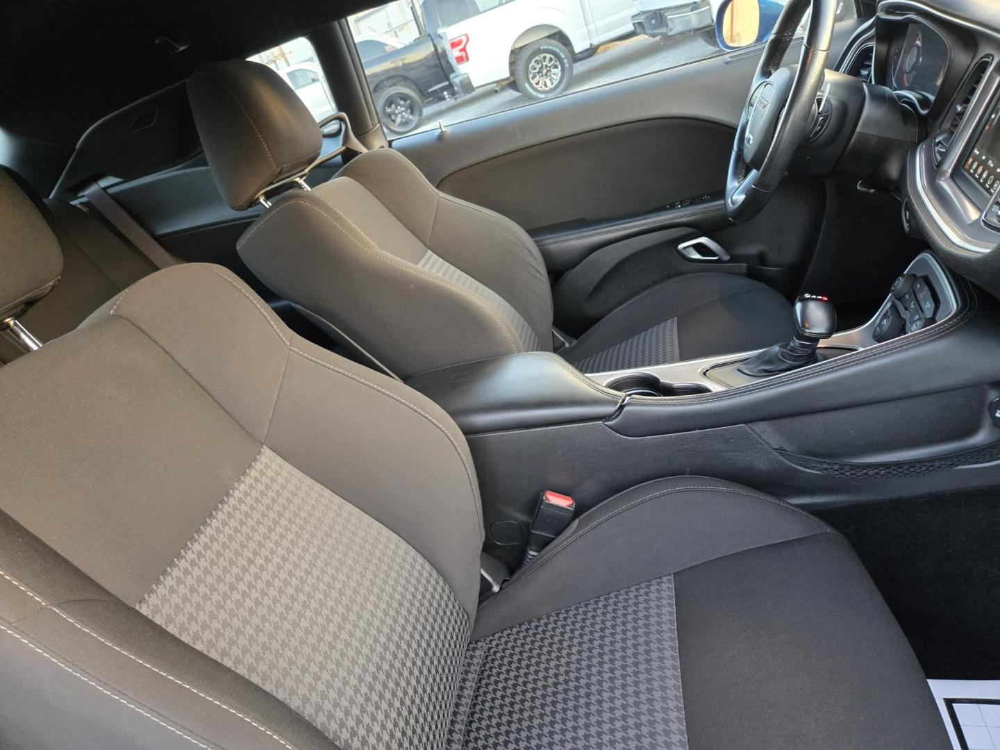 2022 BLUE /Black Dodge Challenger GT (2C3CDZJG6NH) with an 3.6L V6 DOHC 24V engine, 8A transmission, located at 1842 Wirt Road, Houston, TX, 77055, (713) 973-3903, 29.805330, -95.484787 - Photo#11