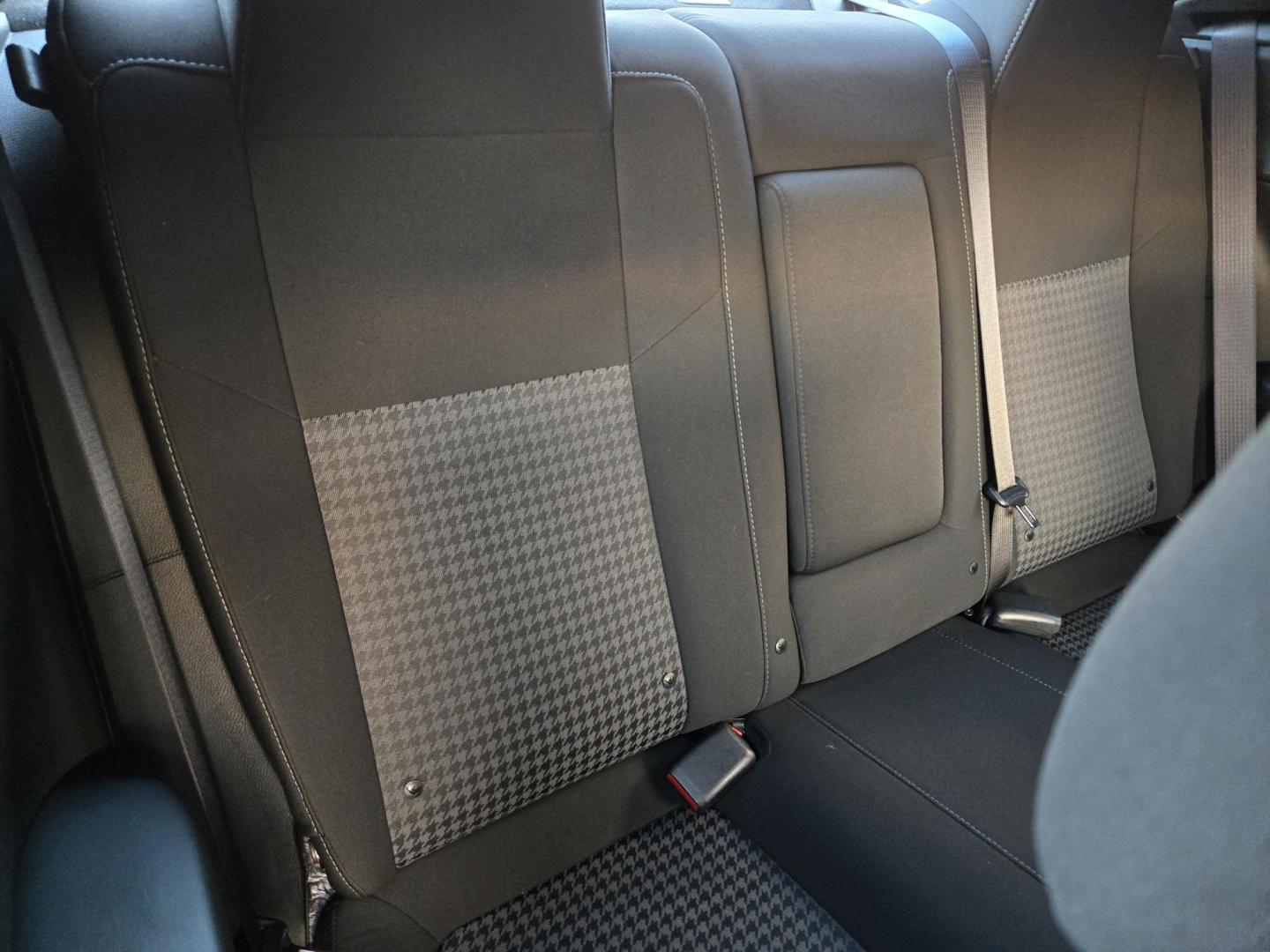 2022 BLUE /Black Dodge Challenger GT (2C3CDZJG6NH) with an 3.6L V6 DOHC 24V engine, 8A transmission, located at 1842 Wirt Road, Houston, TX, 77055, (713) 973-3903, 29.805330, -95.484787 - Photo#13