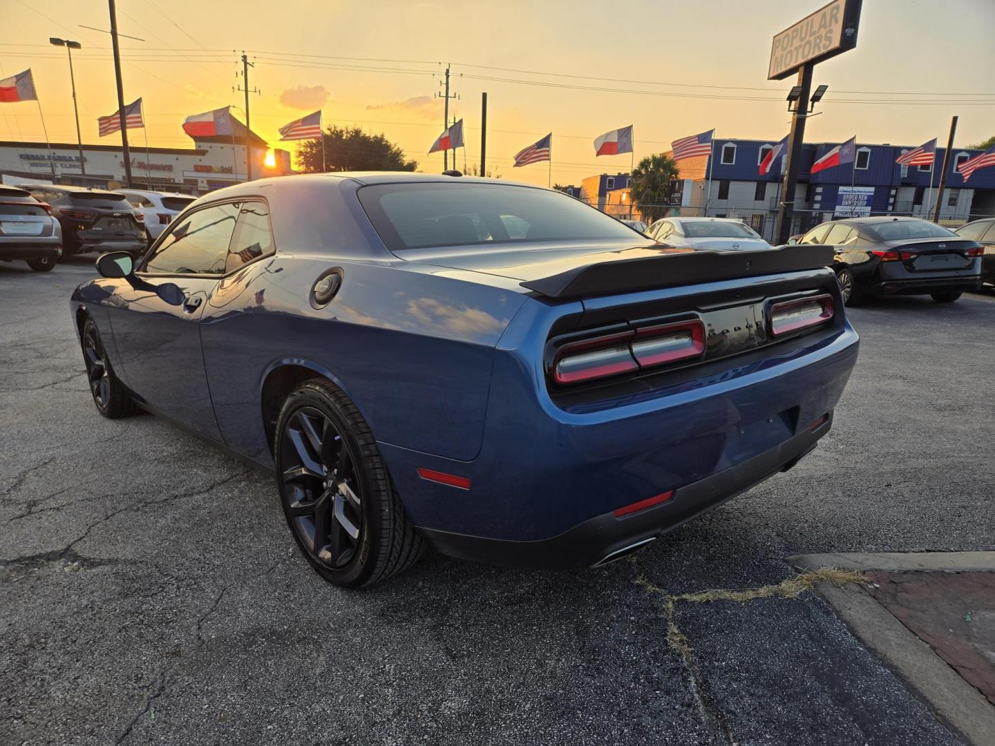 2022 BLUE /Black Dodge Challenger GT (2C3CDZJG6NH) with an 3.6L V6 DOHC 24V engine, 8A transmission, located at 1842 Wirt Road, Houston, TX, 77055, (713) 973-3903, 29.805330, -95.484787 - Photo#2