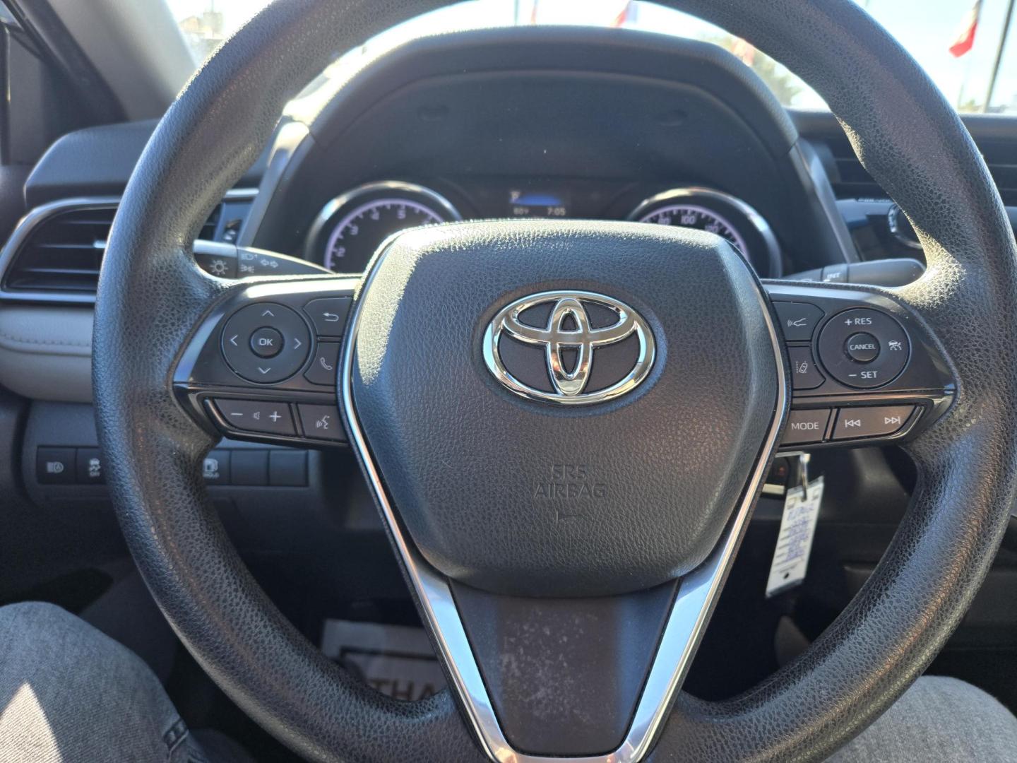 2020 Black /Black Toyota Camry LE (4T1C11AK2LU) with an 2.5L L4 DOHC 16V engine, 8A transmission, located at 1842 Wirt Road, Houston, TX, 77055, (713) 973-3903, 29.805330, -95.484787 - Photo#17