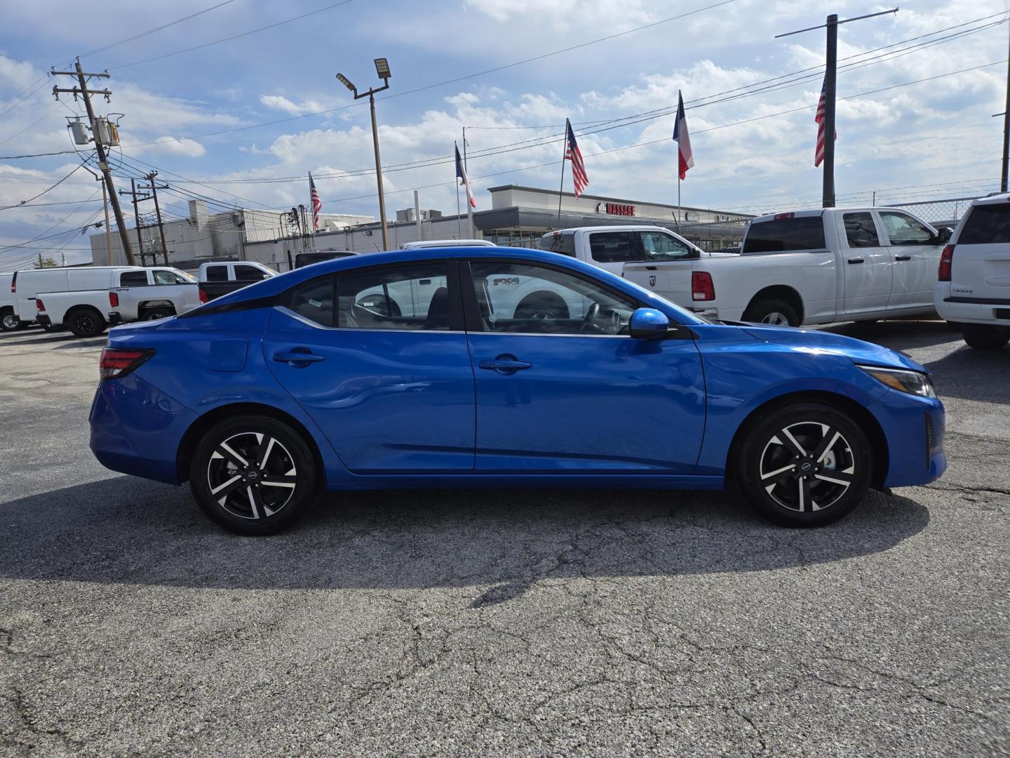 2025 BLUE /Black Nissan Sentra SV (3N1AB8CV3SY) with an 1.8L L4 SFI DOHC 16V engine, CVT transmission, located at 1842 Wirt Road, Houston, TX, 77055, (713) 973-3903, 29.805330, -95.484787 - Photo#5