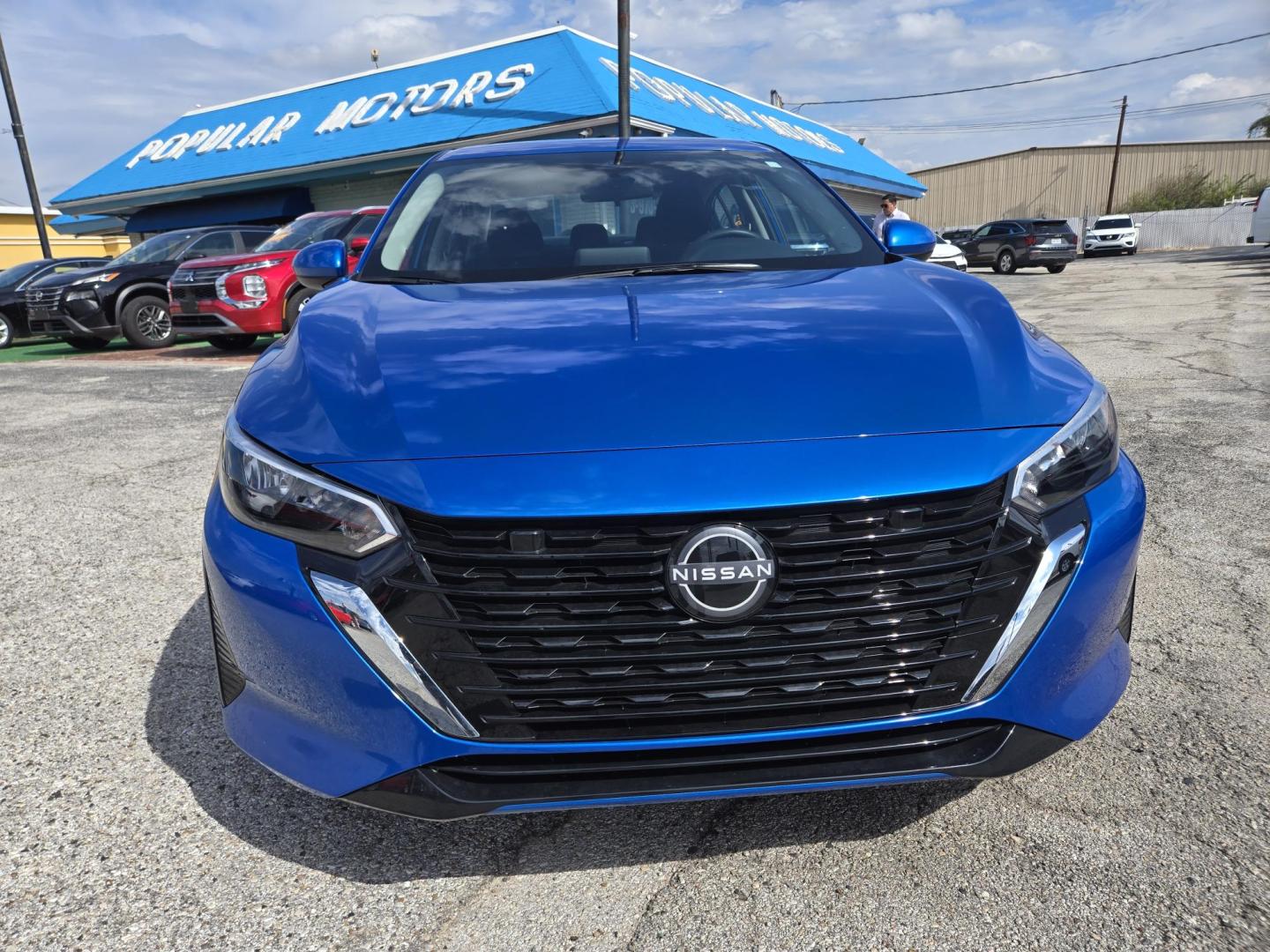 2025 BLUE /Black Nissan Sentra SV (3N1AB8CV3SY) with an 1.8L L4 SFI DOHC 16V engine, CVT transmission, located at 1842 Wirt Road, Houston, TX, 77055, (713) 973-3903, 29.805330, -95.484787 - Photo#7
