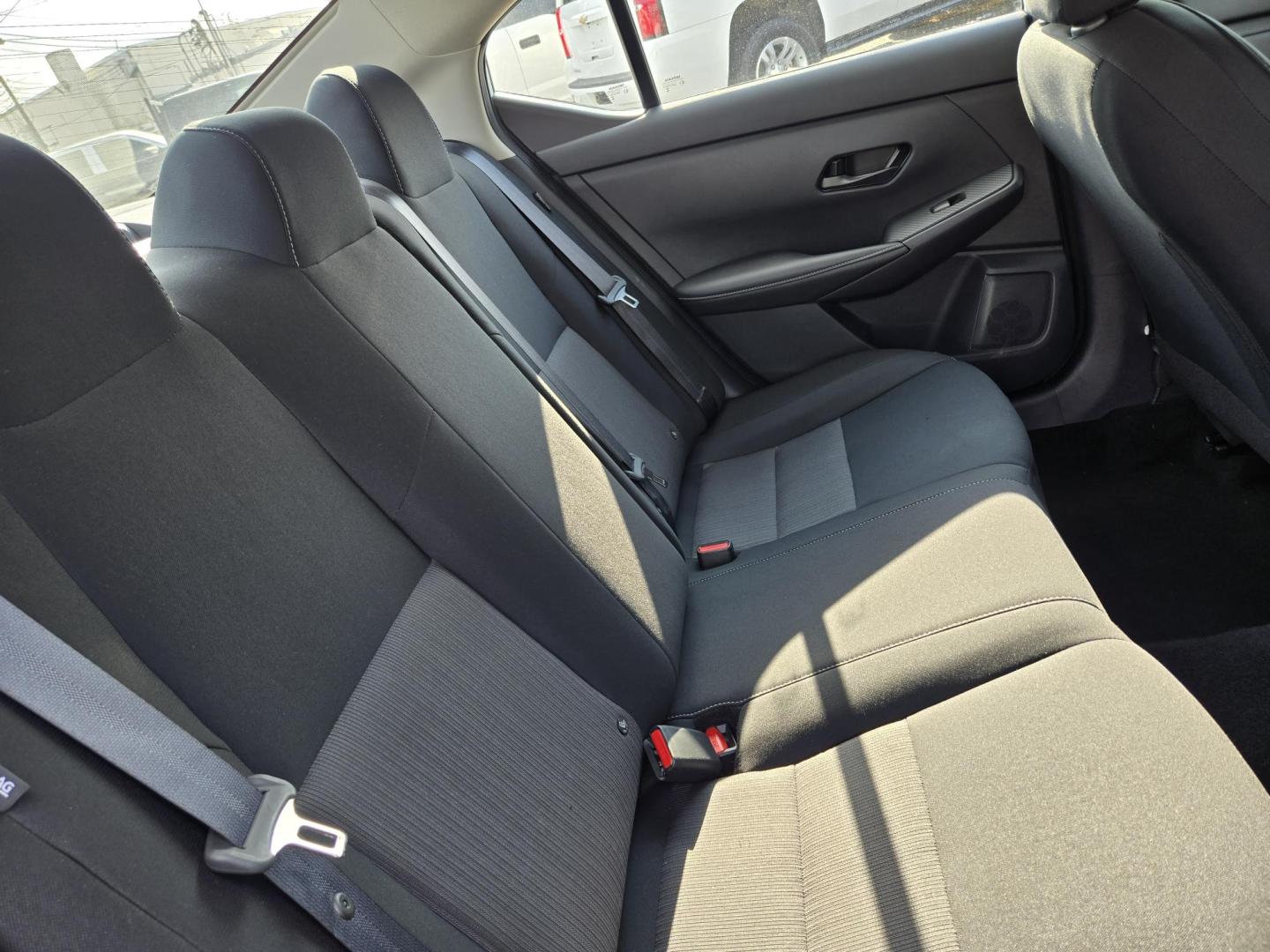 2025 White /Black Nissan Sentra SV (3N1AB8CV0SY) with an 1.8L L4 SFI DOHC 16V engine, CVT transmission, located at 1842 Wirt Road, Houston, TX, 77055, (713) 973-3903, 29.805330, -95.484787 - Photo#14