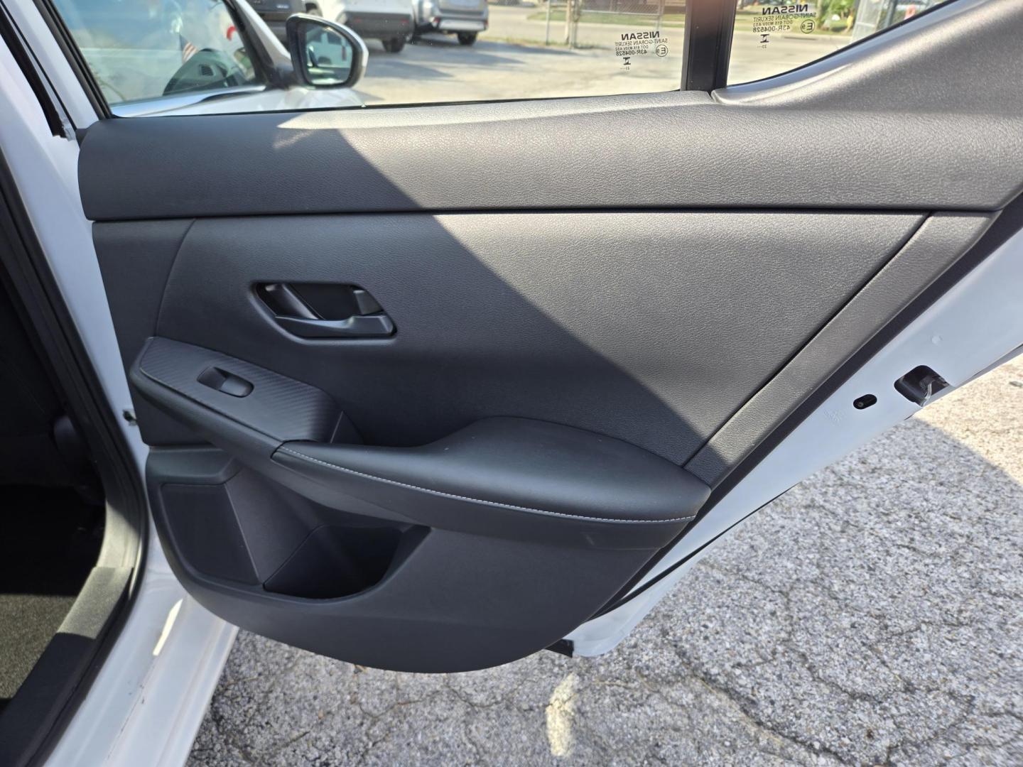 2025 White /Black Nissan Sentra SV (3N1AB8CV0SY) with an 1.8L L4 SFI DOHC 16V engine, CVT transmission, located at 1842 Wirt Road, Houston, TX, 77055, (713) 973-3903, 29.805330, -95.484787 - Photo#15