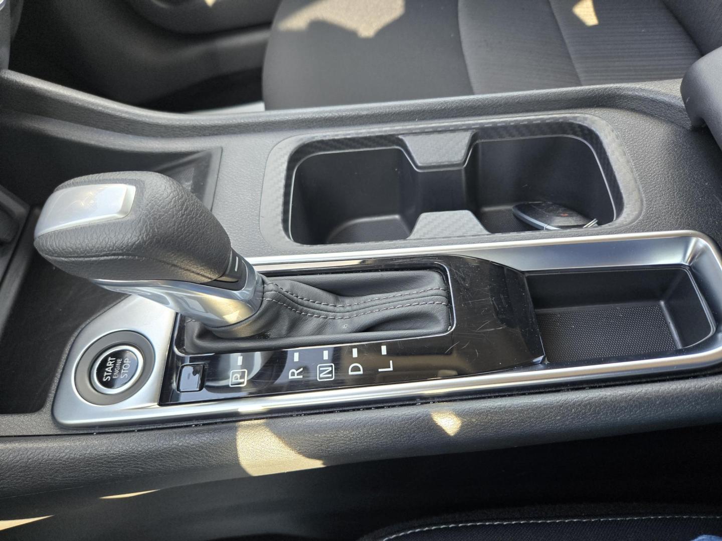 2025 White /Black Nissan Sentra SV (3N1AB8CV0SY) with an 1.8L L4 SFI DOHC 16V engine, CVT transmission, located at 1842 Wirt Road, Houston, TX, 77055, (713) 973-3903, 29.805330, -95.484787 - Photo#21