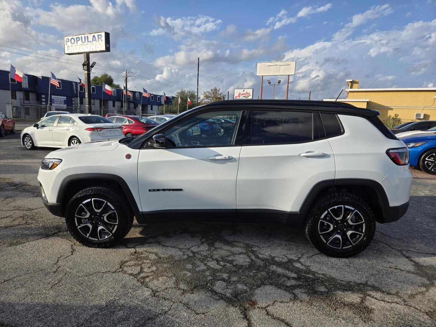 2026 White /Black Jeep Compass Trailhawk (3C4NJDDN7TT) with an 2.0L L4 DOHC 16V TURBO engine, 9A transmission, located at 1842 Wirt Road, Houston, TX, 77055, (713) 973-3903, 29.805330, -95.484787 - Photo#1
