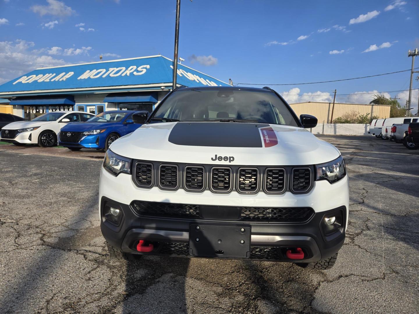 2026 White /Black Jeep Compass Trailhawk (3C4NJDDN7TT) with an 2.0L L4 DOHC 16V TURBO engine, 9A transmission, located at 1842 Wirt Road, Houston, TX, 77055, (713) 973-3903, 29.805330, -95.484787 - Photo#8