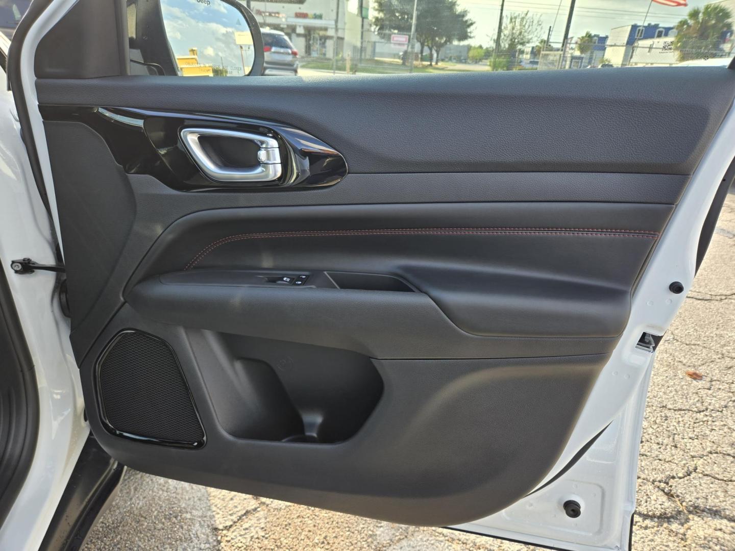 2026 White /Black Jeep Compass Trailhawk (3C4NJDDN7TT) with an 2.0L L4 DOHC 16V TURBO engine, 9A transmission, located at 1842 Wirt Road, Houston, TX, 77055, (713) 973-3903, 29.805330, -95.484787 - Photo#14