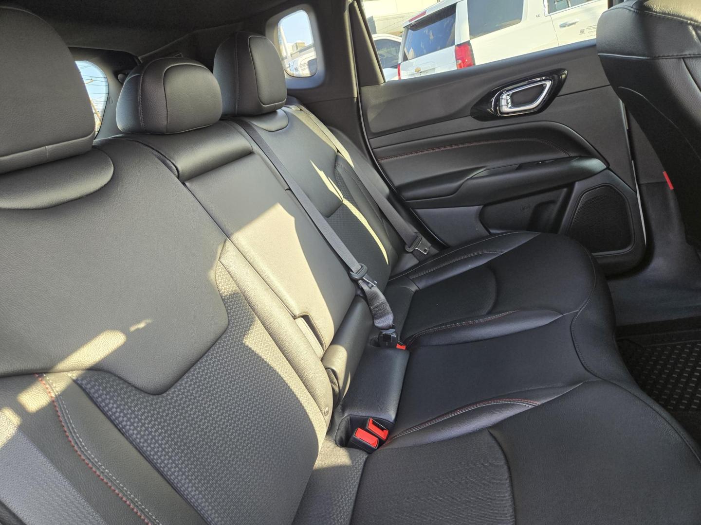 2026 White /Black Jeep Compass Trailhawk (3C4NJDDN7TT) with an 2.0L L4 DOHC 16V TURBO engine, 9A transmission, located at 1842 Wirt Road, Houston, TX, 77055, (713) 973-3903, 29.805330, -95.484787 - Photo#15