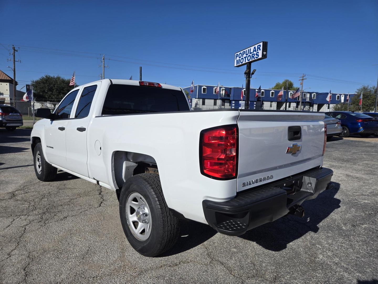 2017 White /Gray Chevrolet Silverado 1500 Work Truck Double Cab 2WD (1GCRCNECXHZ) with an 5.3L V8 OHV 16V engine, 6A transmission, located at 1842 Wirt Road, Houston, TX, 77055, (713) 973-3903, 29.805330, -95.484787 - Photo#2