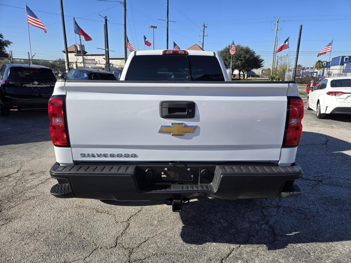 2017 White /Gray Chevrolet Silverado 1500 Work Truck Double Cab 2WD (1GCRCNECXHZ) with an 5.3L V8 OHV 16V engine, 6A transmission, located at 1842 Wirt Road, Houston, TX, 77055, (713) 973-3903, 29.805330, -95.484787 - Photo#3