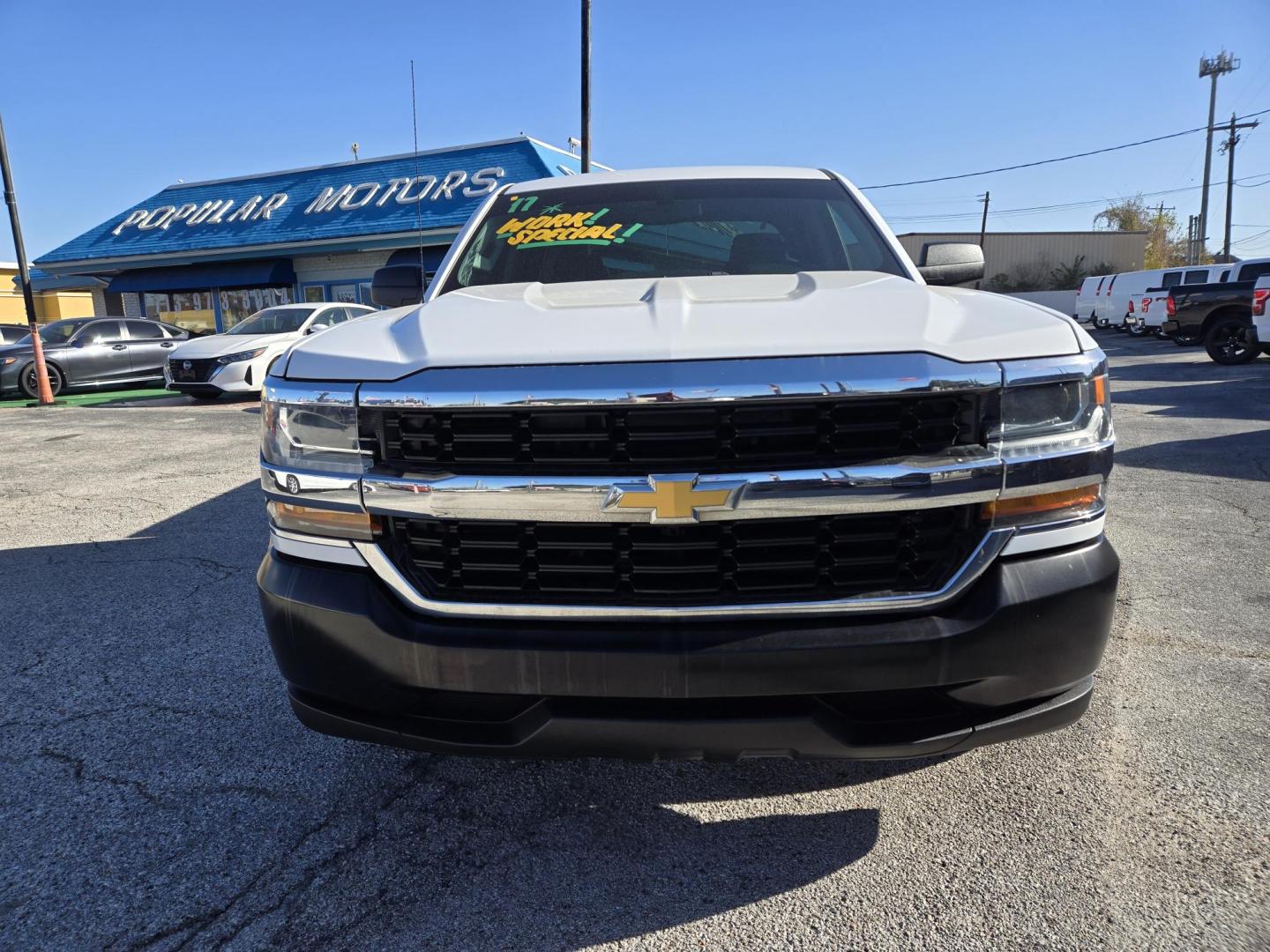 2017 White /Gray Chevrolet Silverado 1500 Work Truck Double Cab 2WD (1GCRCNECXHZ) with an 5.3L V8 OHV 16V engine, 6A transmission, located at 1842 Wirt Road, Houston, TX, 77055, (713) 973-3903, 29.805330, -95.484787 - Photo#7