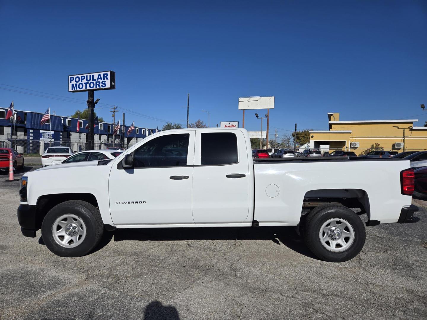 2017 White /Gray Chevrolet Silverado 1500 Work Truck Double Cab 2WD (1GCRCNECXHZ) with an 5.3L V8 OHV 16V engine, 6A transmission, located at 1842 Wirt Road, Houston, TX, 77055, (713) 973-3903, 29.805330, -95.484787 - Photo#1