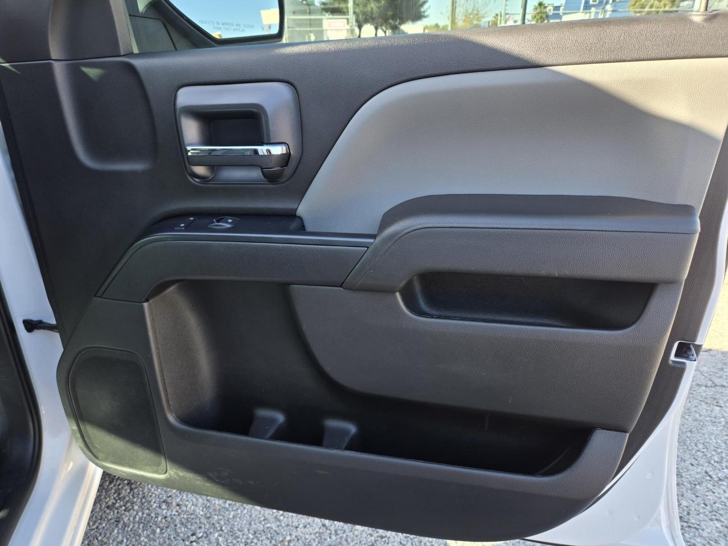 2017 White /Gray Chevrolet Silverado 1500 Work Truck Double Cab 2WD (1GCRCNECXHZ) with an 5.3L V8 OHV 16V engine, 6A transmission, located at 1842 Wirt Road, Houston, TX, 77055, (713) 973-3903, 29.805330, -95.484787 - Photo#13