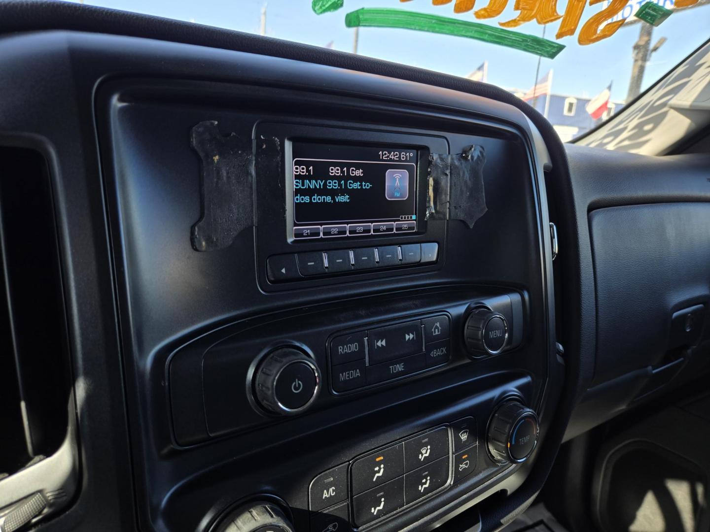 2017 White /Gray Chevrolet Silverado 1500 Work Truck Double Cab 2WD (1GCRCNECXHZ) with an 5.3L V8 OHV 16V engine, 6A transmission, located at 1842 Wirt Road, Houston, TX, 77055, (713) 973-3903, 29.805330, -95.484787 - Photo#19
