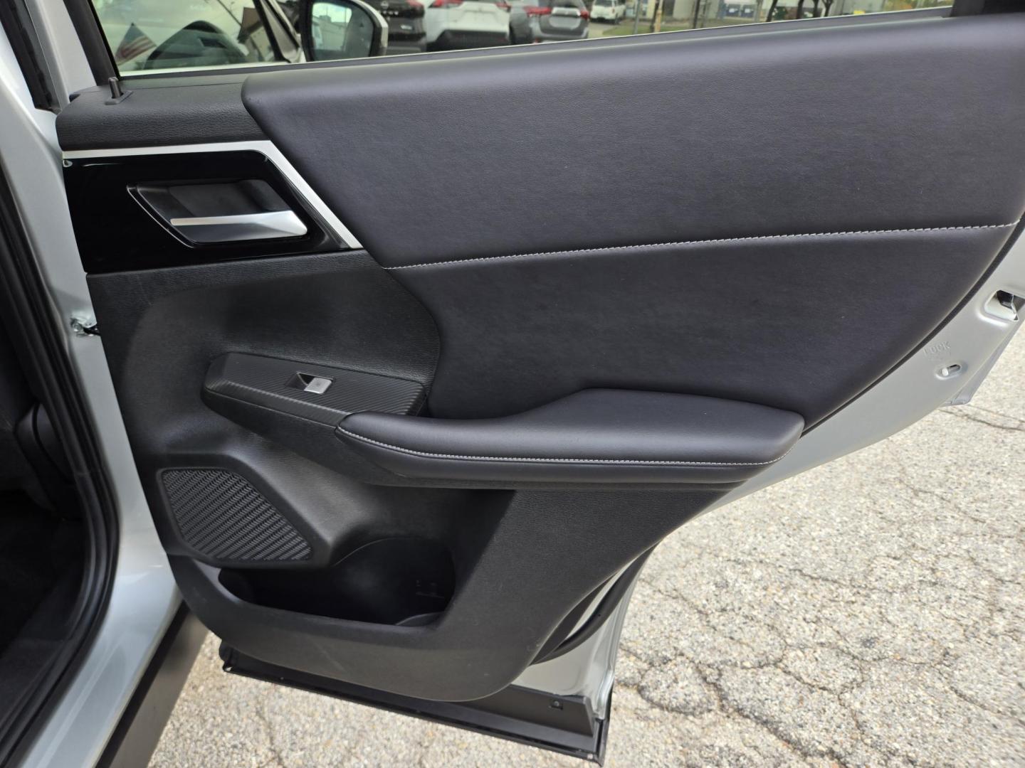 2024 Silver /Black Mitsubishi Outlander SE 2WD (JA4J3VA86RZ) with an 2.4L L4 DOHC 16V engine, CVT transmission, located at 1842 Wirt Road, Houston, TX, 77055, (713) 973-3903, 29.805330, -95.484787 - Photo#16