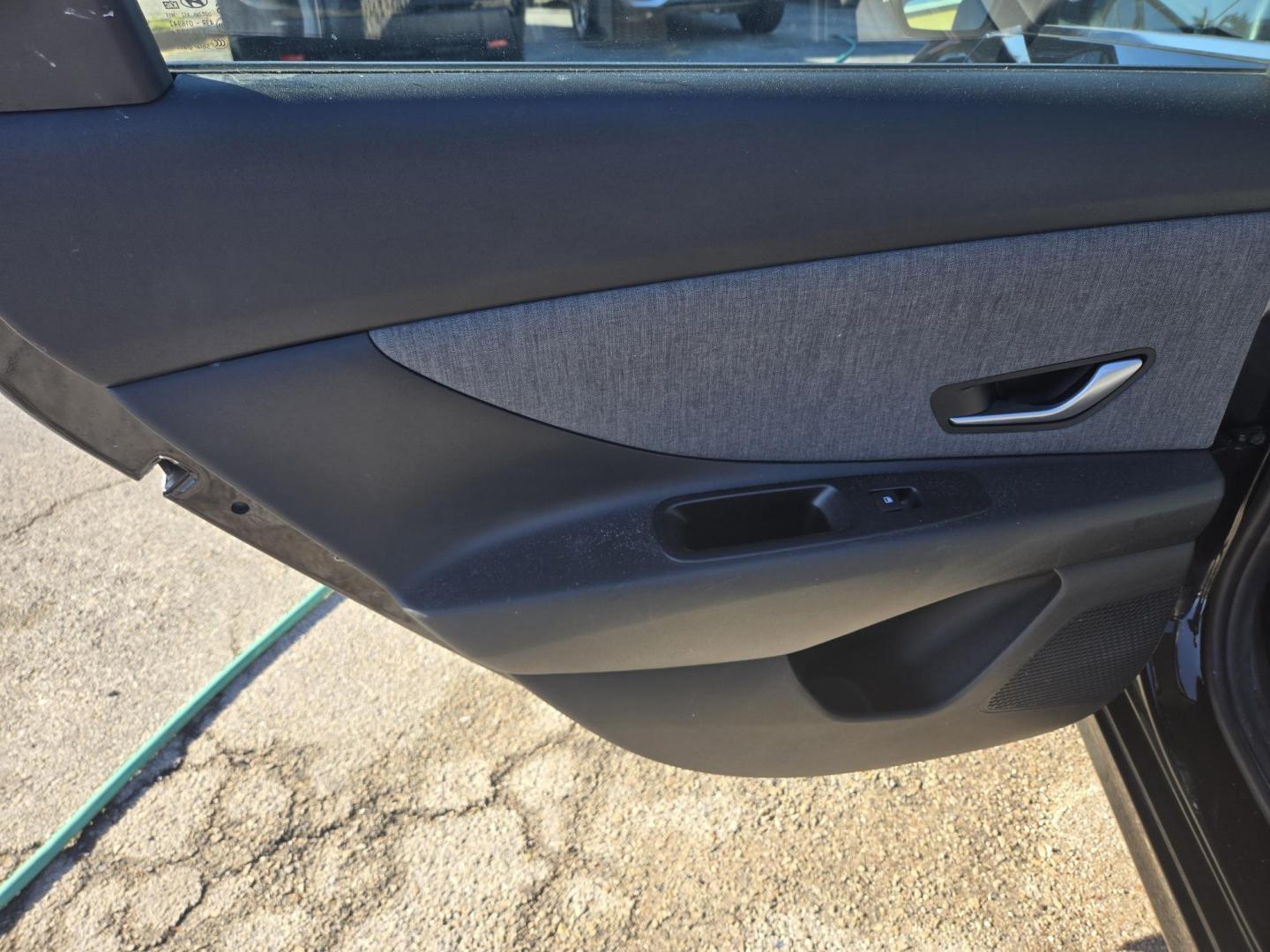 2025 Black /BEIGE Hyundai Elantra Limited (KMHLP4DG1SU) with an 2.0L L4 DOHC 16V engine, 6A transmission, located at 1842 Wirt Road, Houston, TX, 77055, (713) 973-3903, 29.805330, -95.484787 - Photo#12