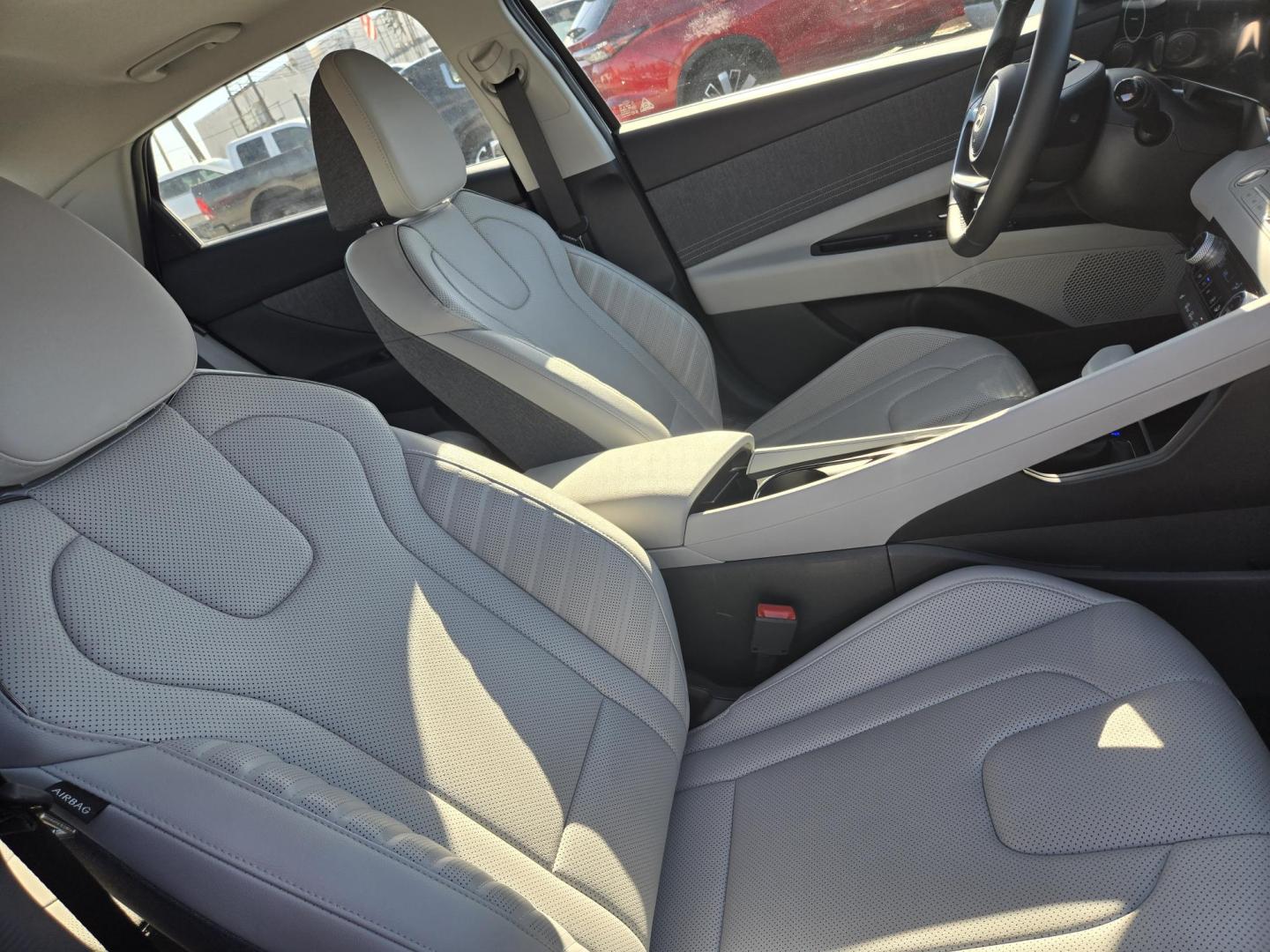 2025 Black /BEIGE Hyundai Elantra Limited (KMHLP4DG1SU) with an 2.0L L4 DOHC 16V engine, 6A transmission, located at 1842 Wirt Road, Houston, TX, 77055, (713) 973-3903, 29.805330, -95.484787 - Photo#13