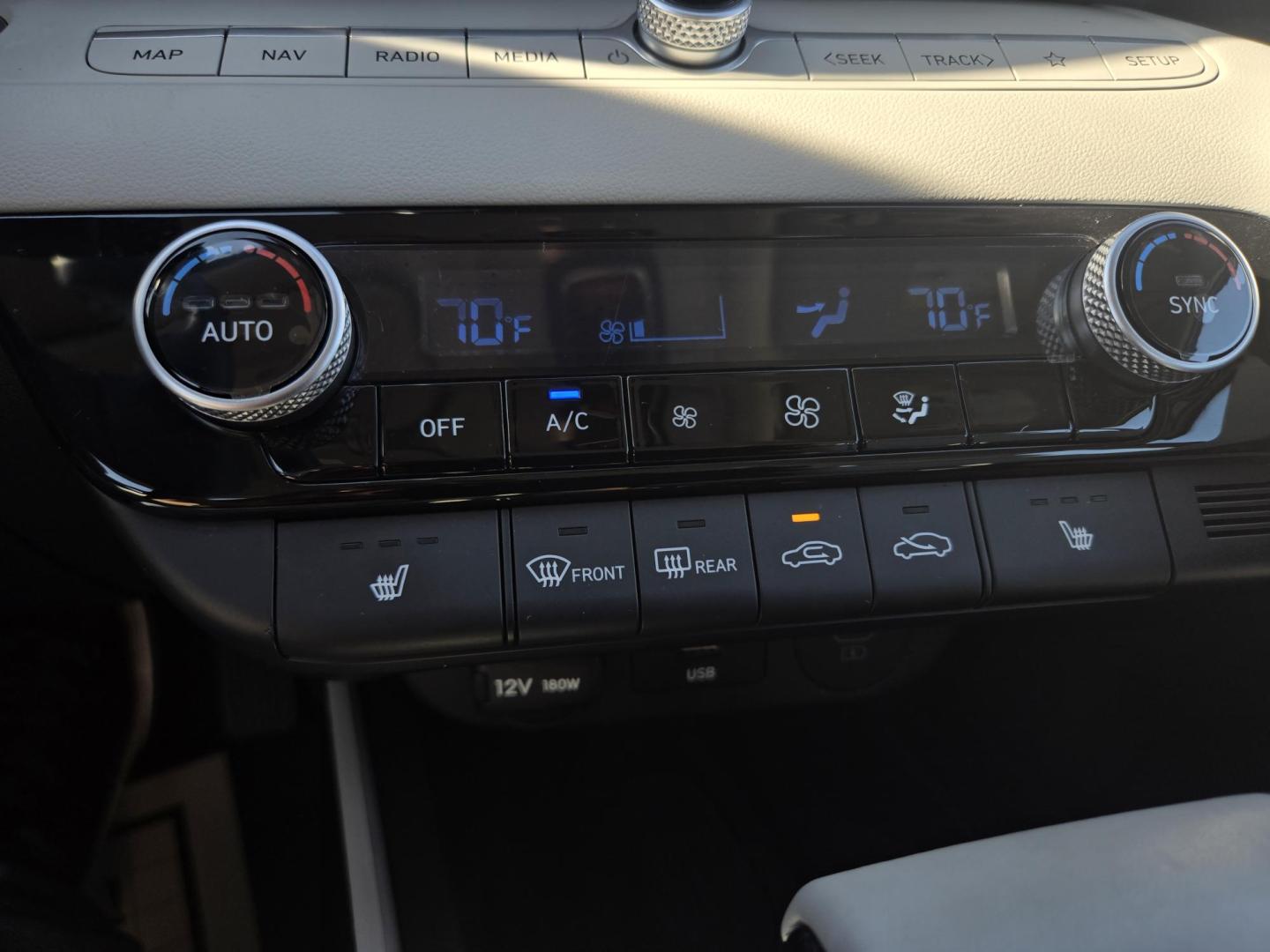 2025 Black /BEIGE Hyundai Elantra Limited (KMHLP4DG1SU) with an 2.0L L4 DOHC 16V engine, 6A transmission, located at 1842 Wirt Road, Houston, TX, 77055, (713) 973-3903, 29.805330, -95.484787 - Photo#23