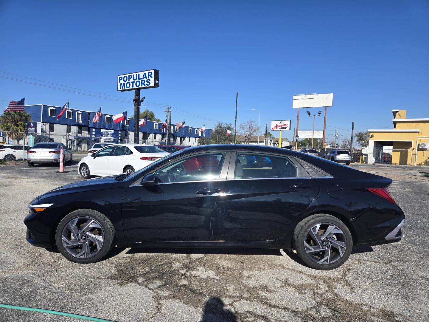 2025 Black /BEIGE Hyundai Elantra Limited (KMHLP4DG1SU) with an 2.0L L4 DOHC 16V engine, 6A transmission, located at 1842 Wirt Road, Houston, TX, 77055, (713) 973-3903, 29.805330, -95.484787 - Photo#2